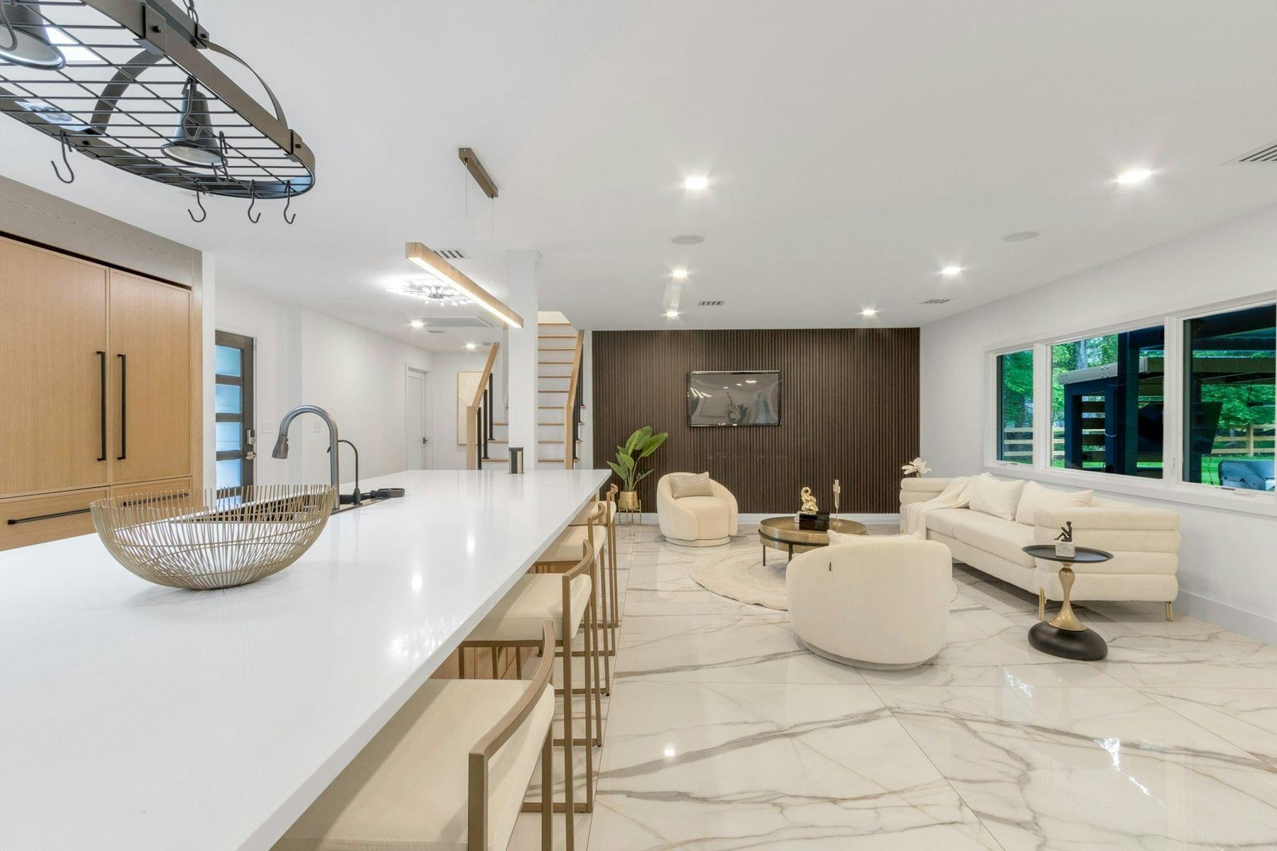 14 RAMBLING BROOK
