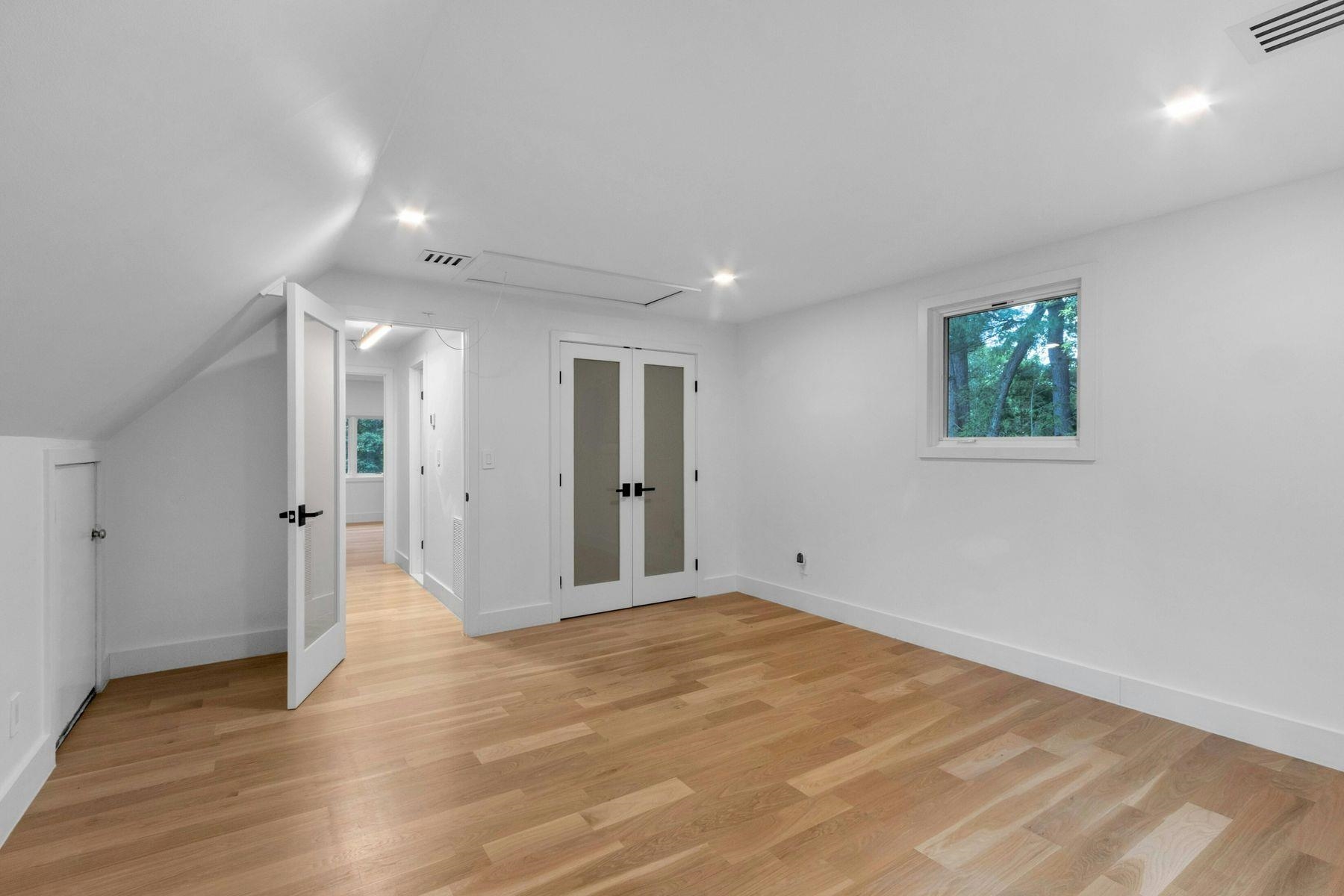 14 RAMBLING BROOK
