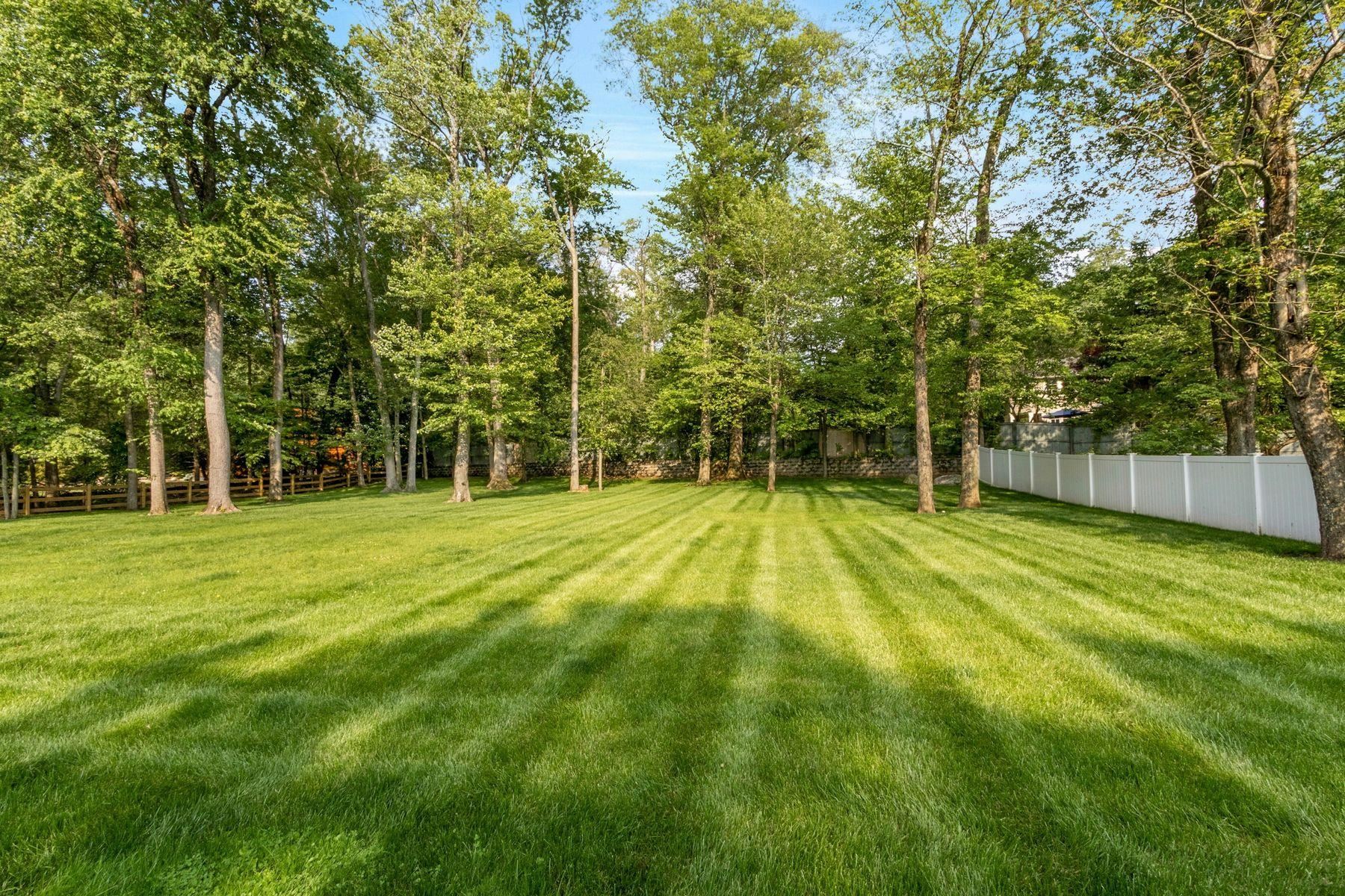 14 RAMBLING BROOK
