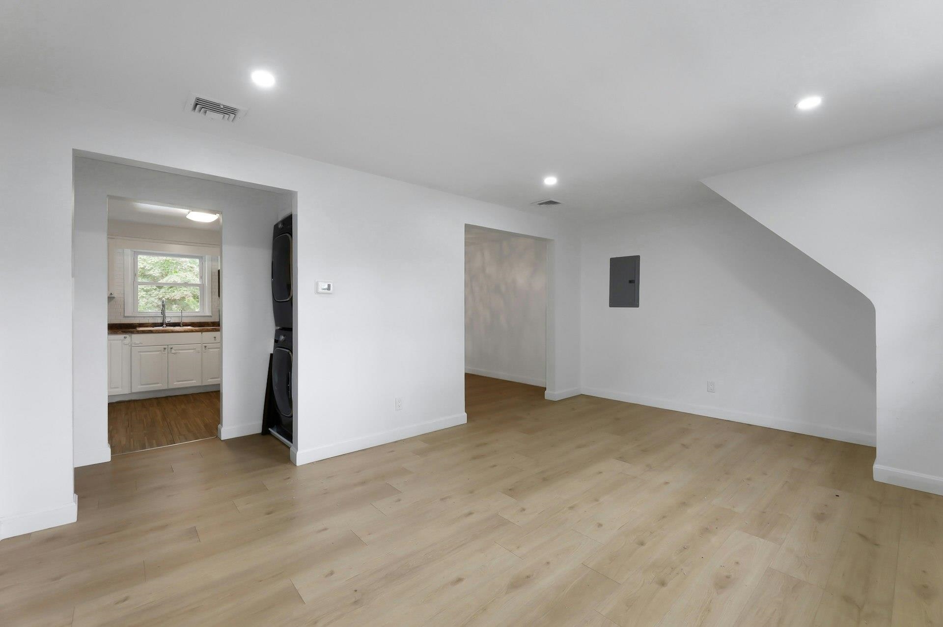 130 MOUNT VERNON ST Unit: 2