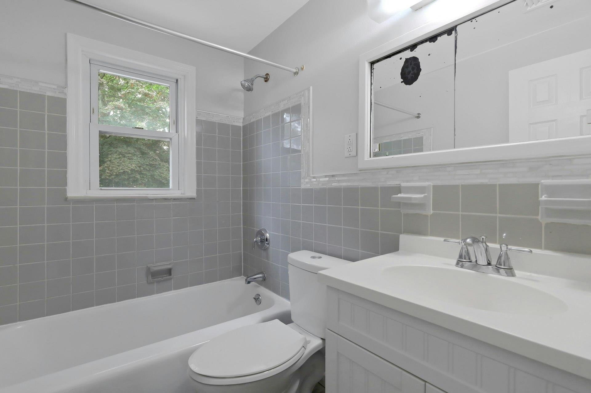 130 MOUNT VERNON ST Unit: 2