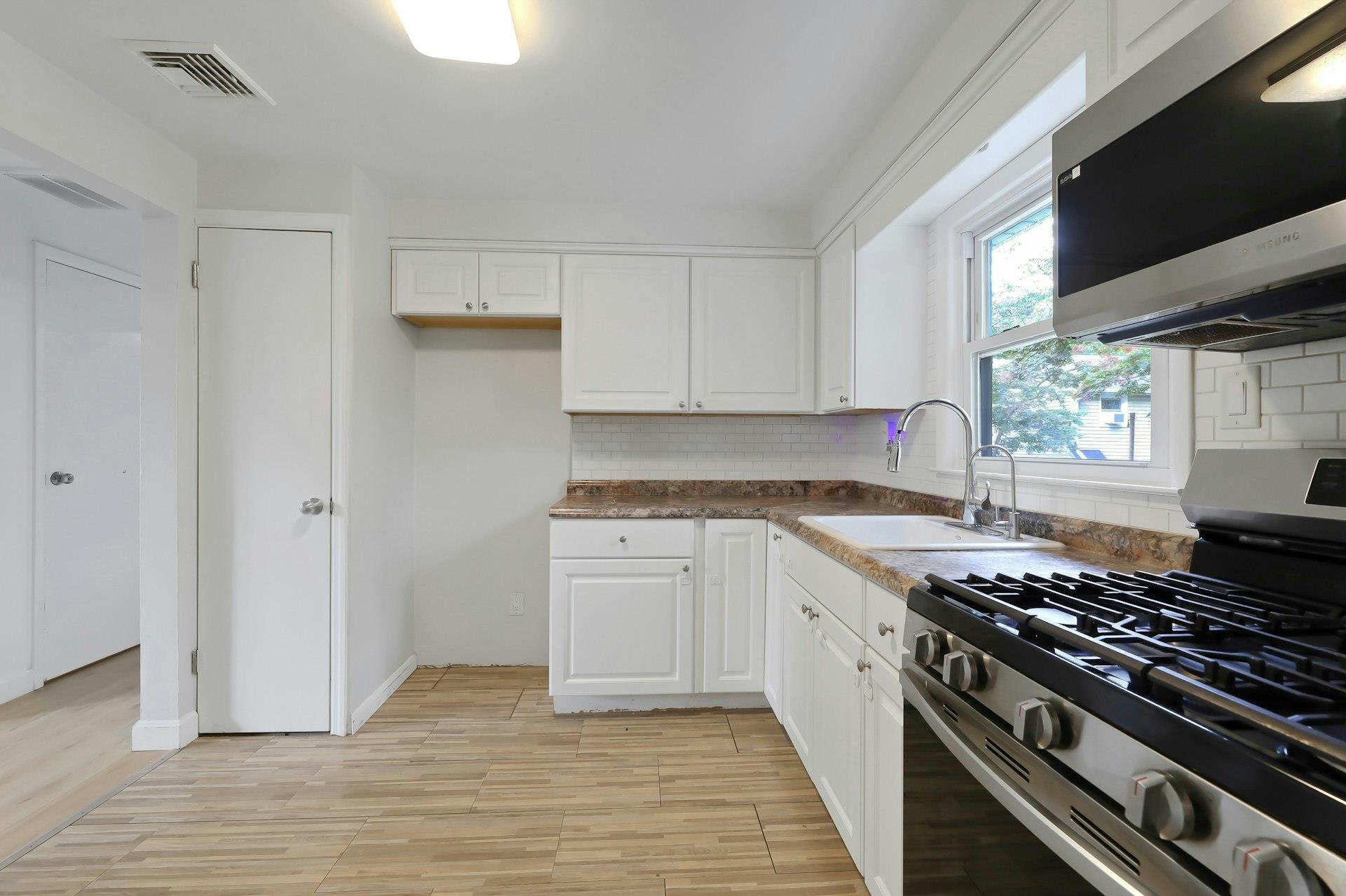130 MOUNT VERNON ST Unit: 2