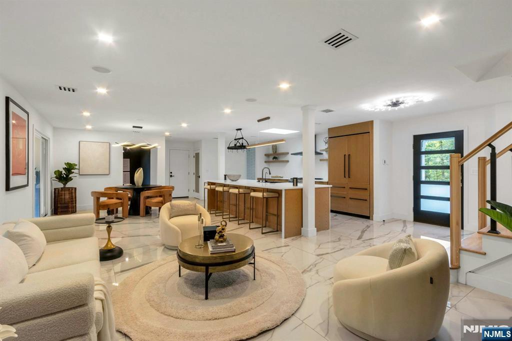 14 Rambling Brook Road