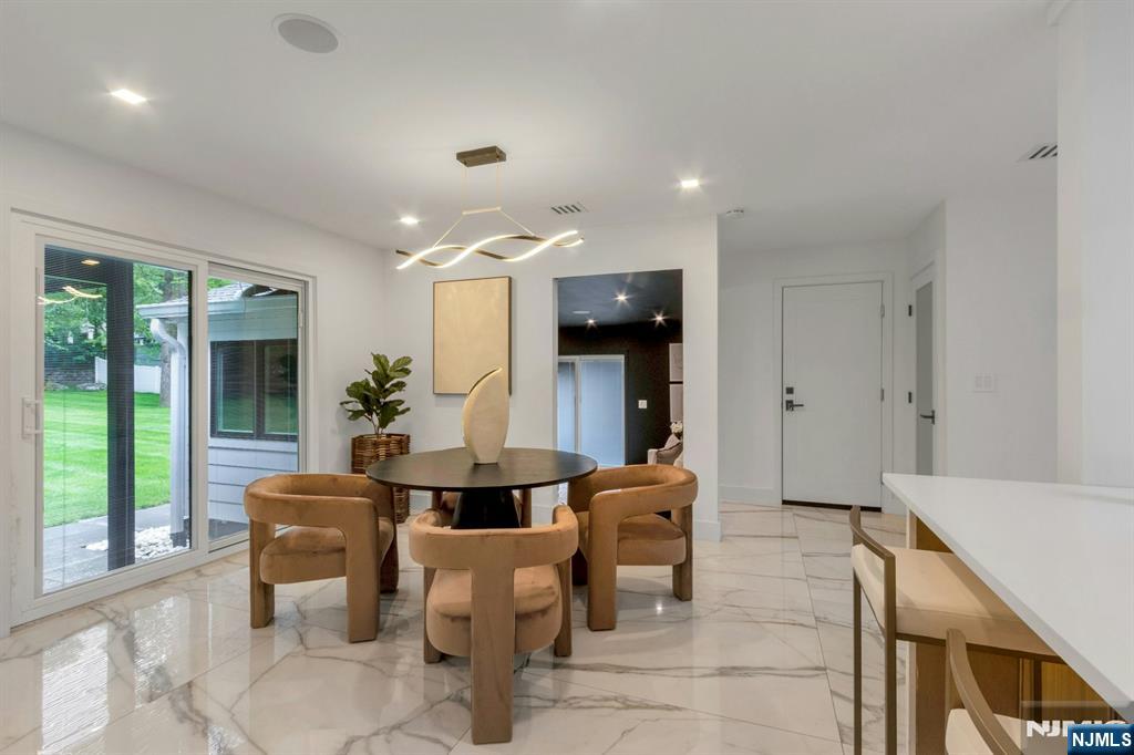 14 Rambling Brook Road