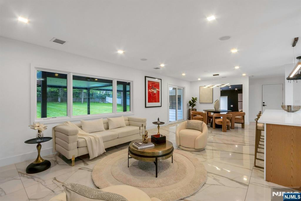 14 Rambling Brook Road