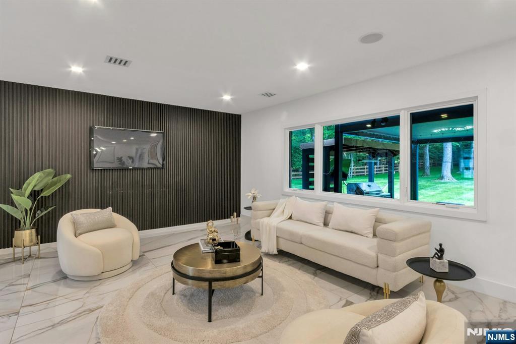 14 Rambling Brook Road