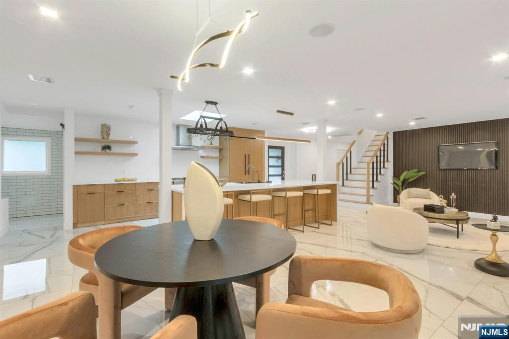 14 Rambling Brook Road