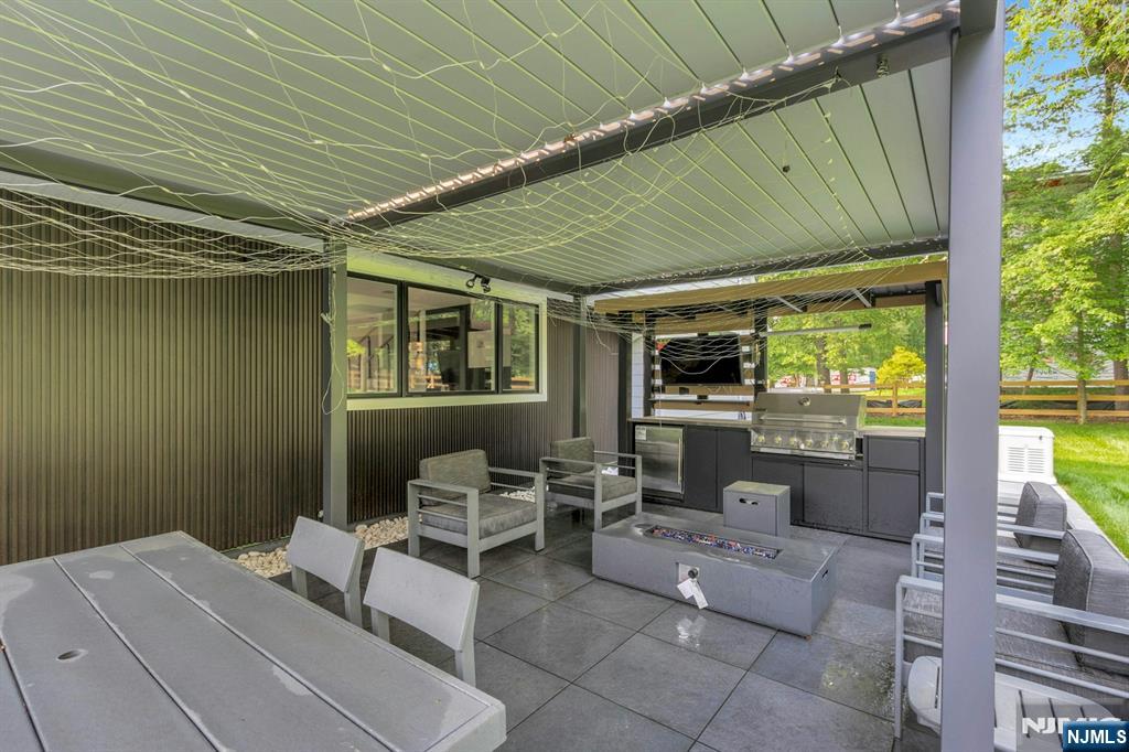 14 Rambling Brook Road