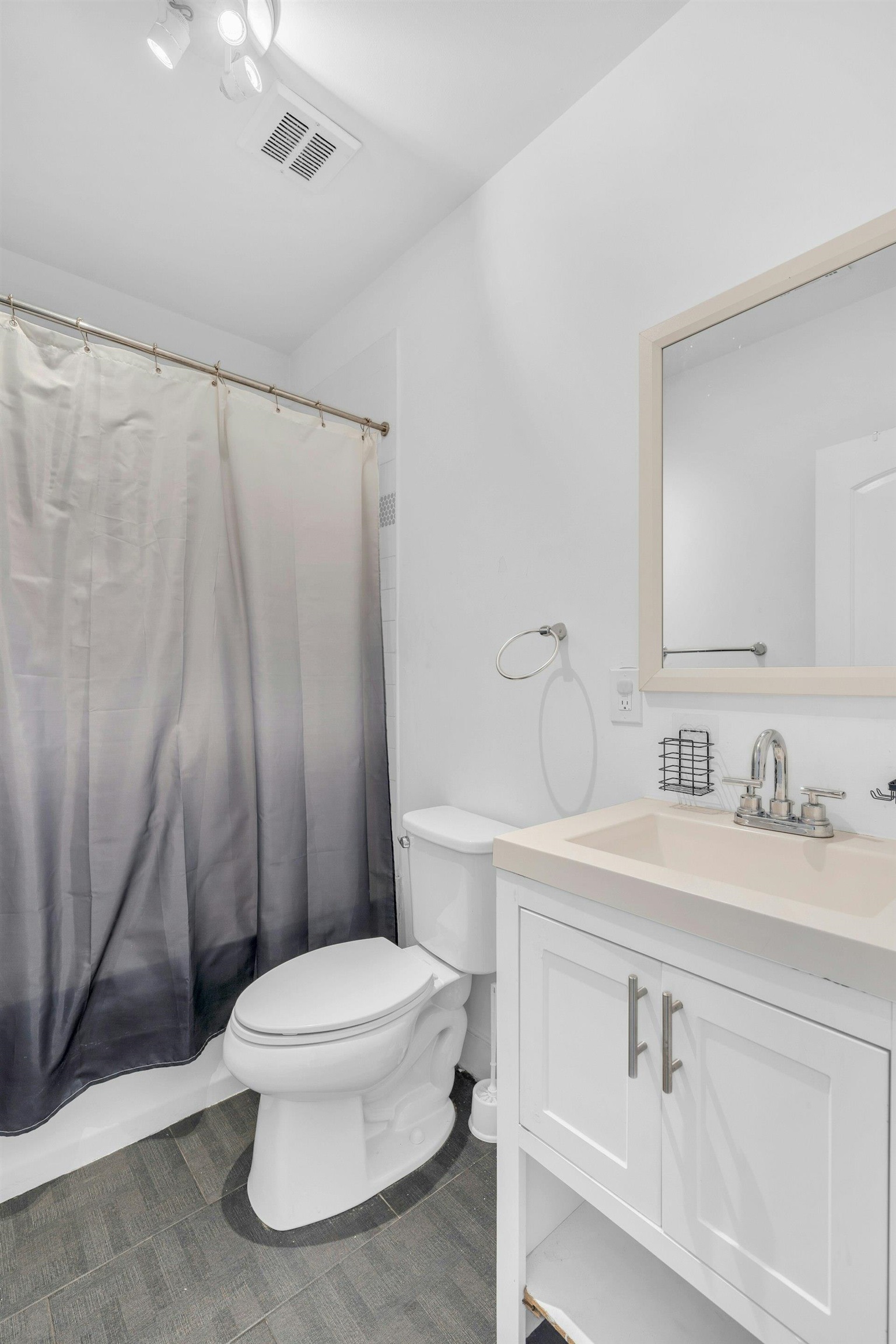 1631 KENNEDY BLVD Unit: 3