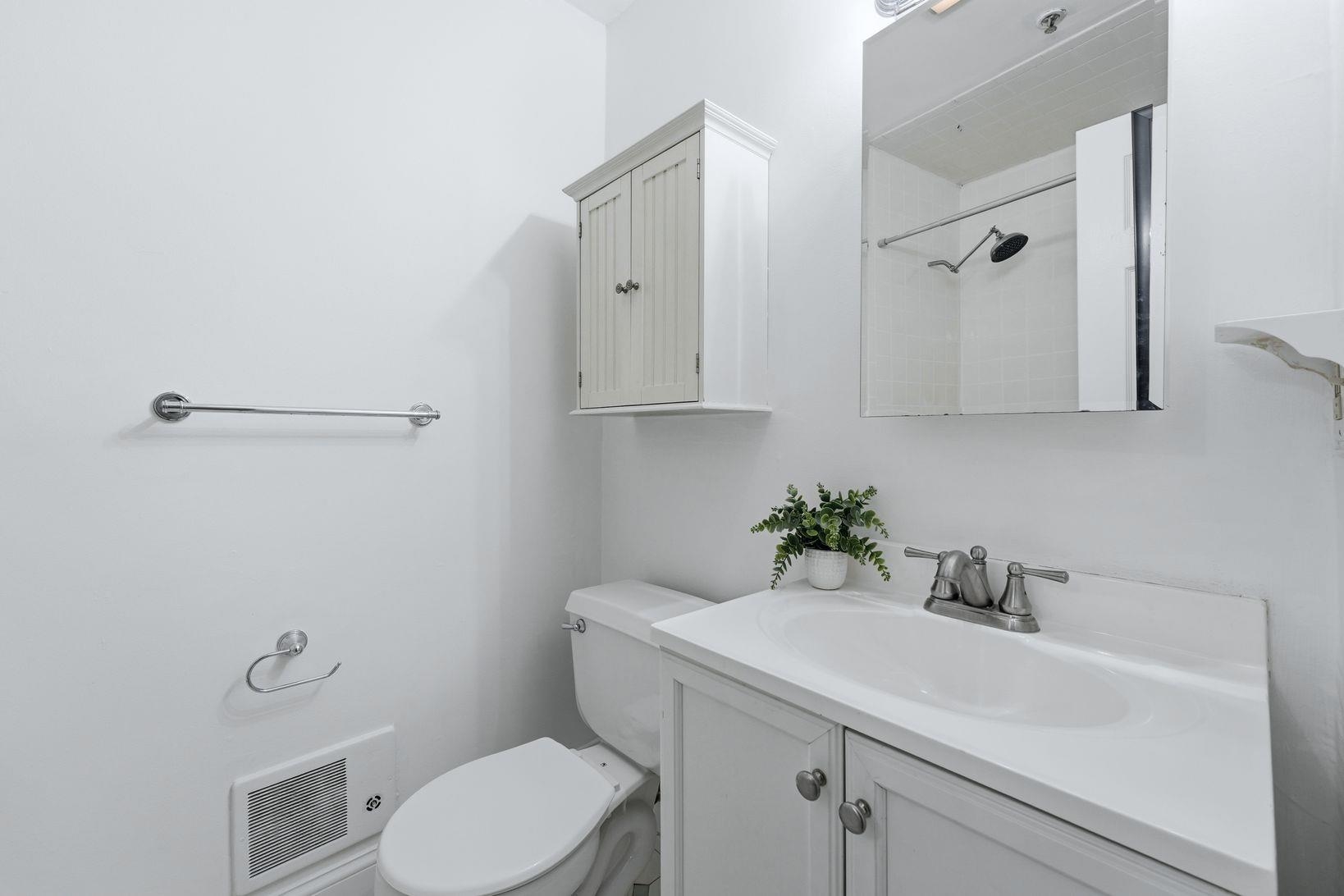 509 MONROE ST Unit: 3L