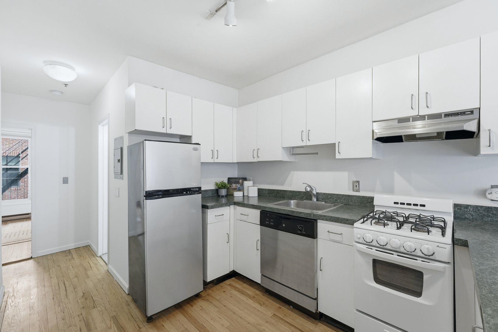 509 MONROE ST Unit: 3L