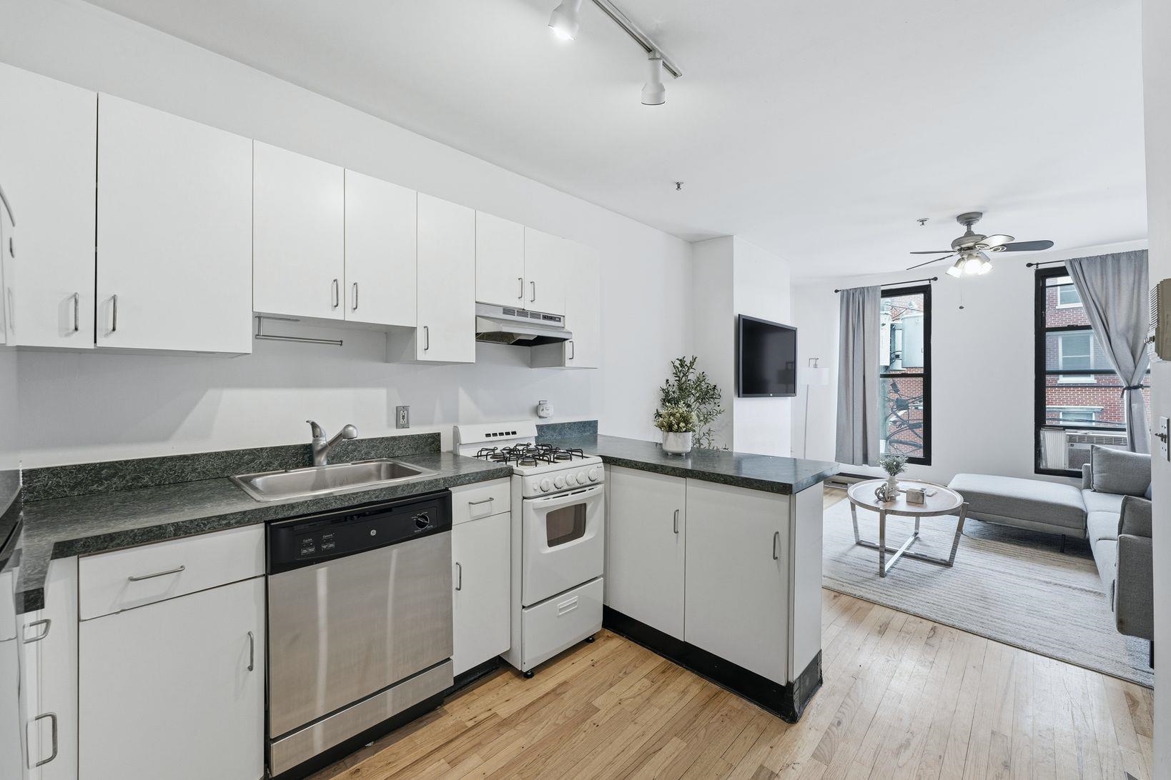 509 MONROE ST Unit: 3L