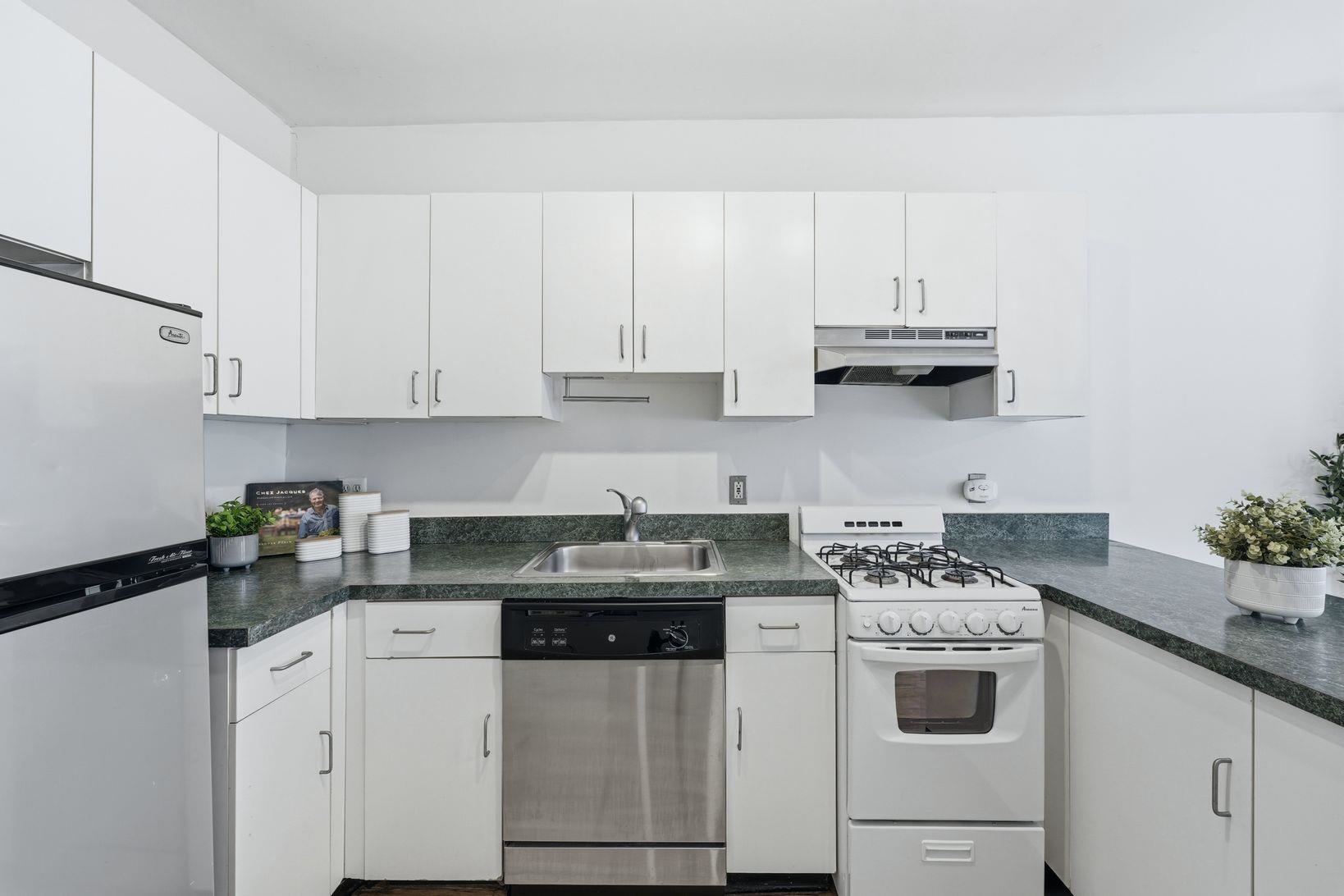 509 MONROE ST Unit: 3L