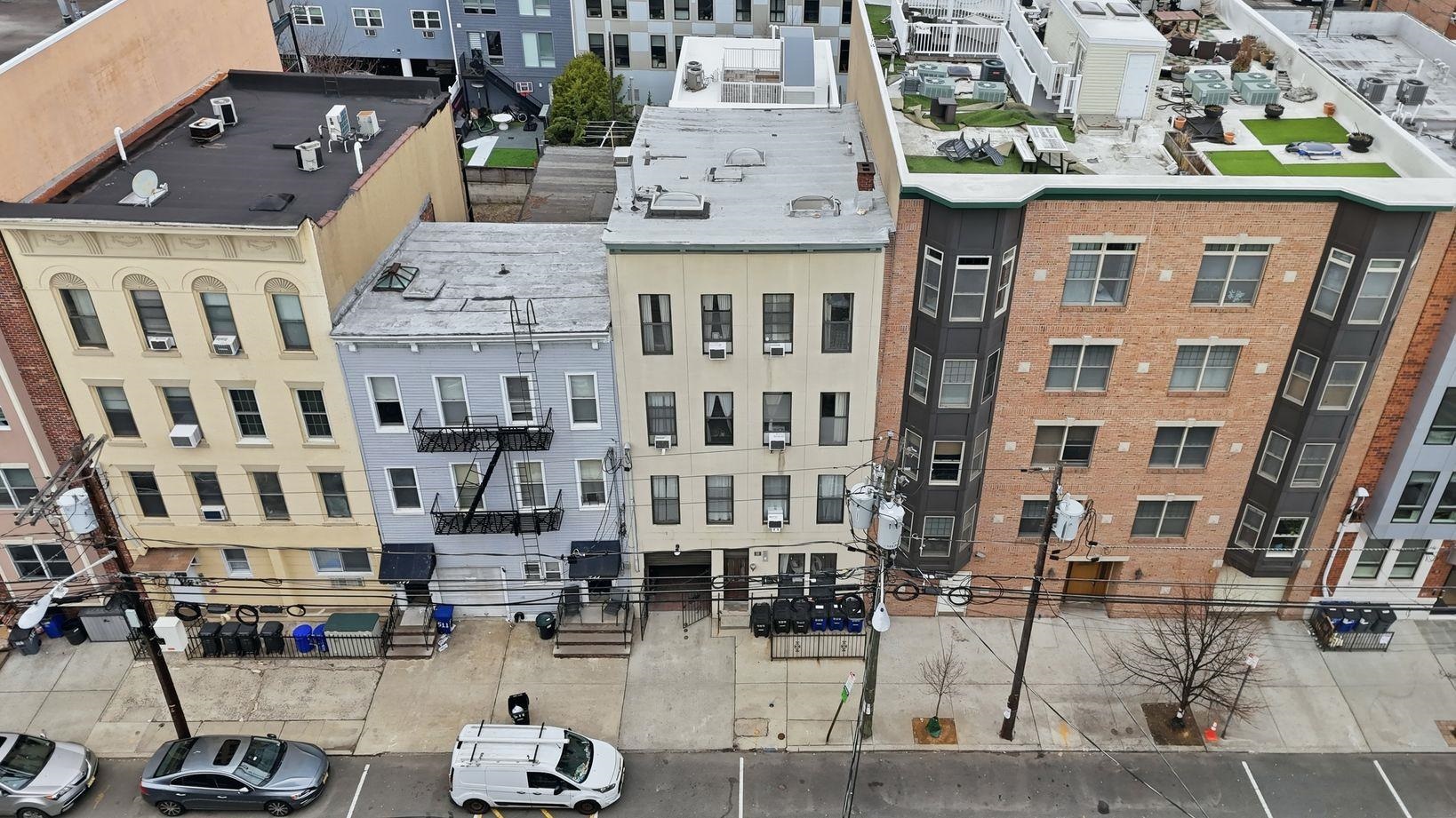 509 MONROE ST Unit: 3L