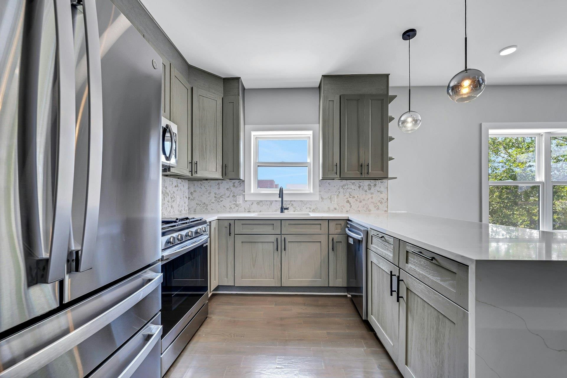 76 CORBIN AVE Unit: 4