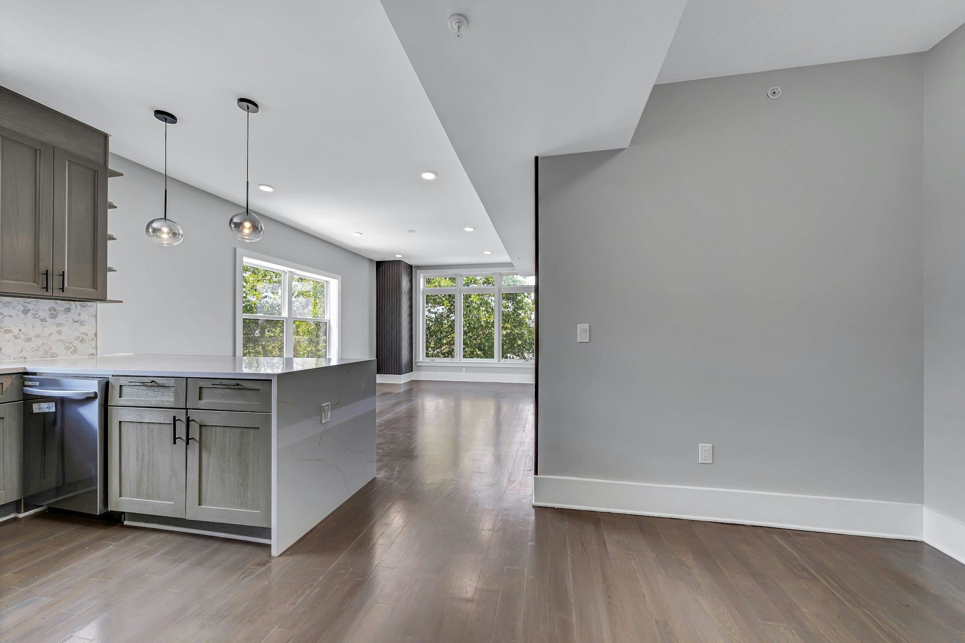 76 CORBIN AVE Unit: 4