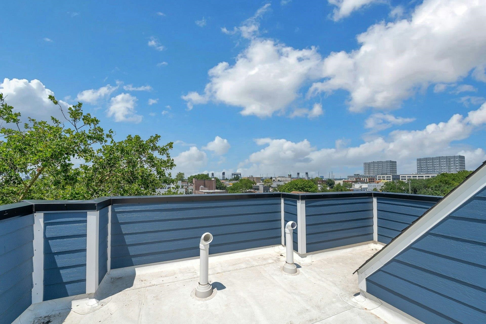 76 CORBIN AVE Unit: 4