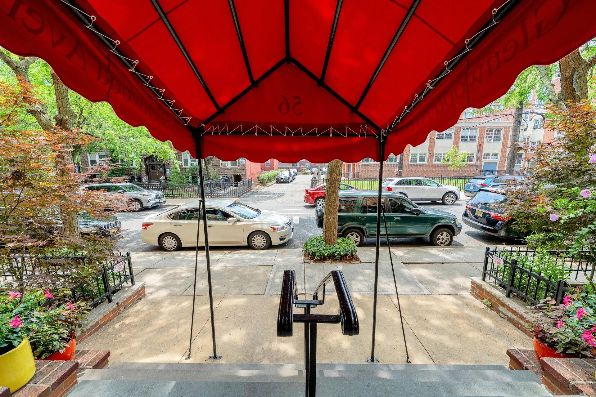 56 GLENWOOD AVE Unit: 3