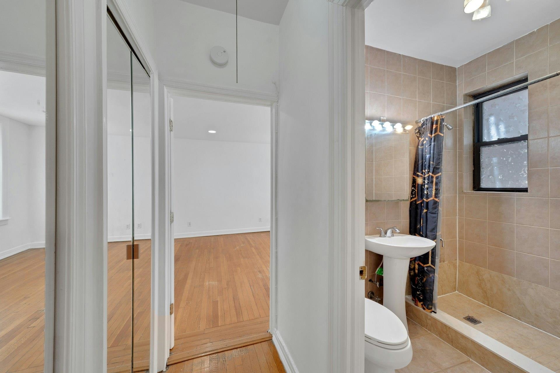 56 GLENWOOD AVE Unit: 3
