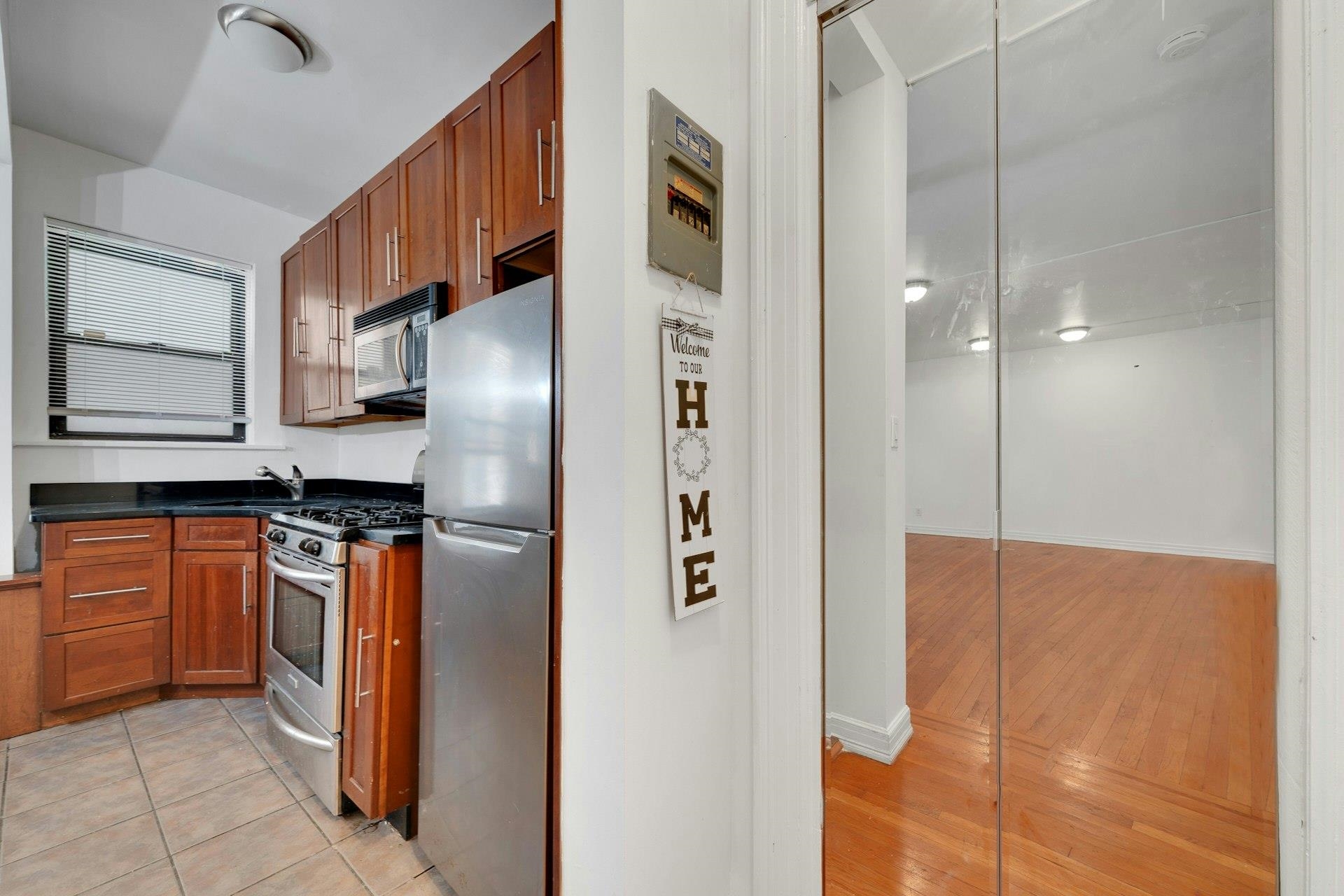 56 GLENWOOD AVE Unit: 3