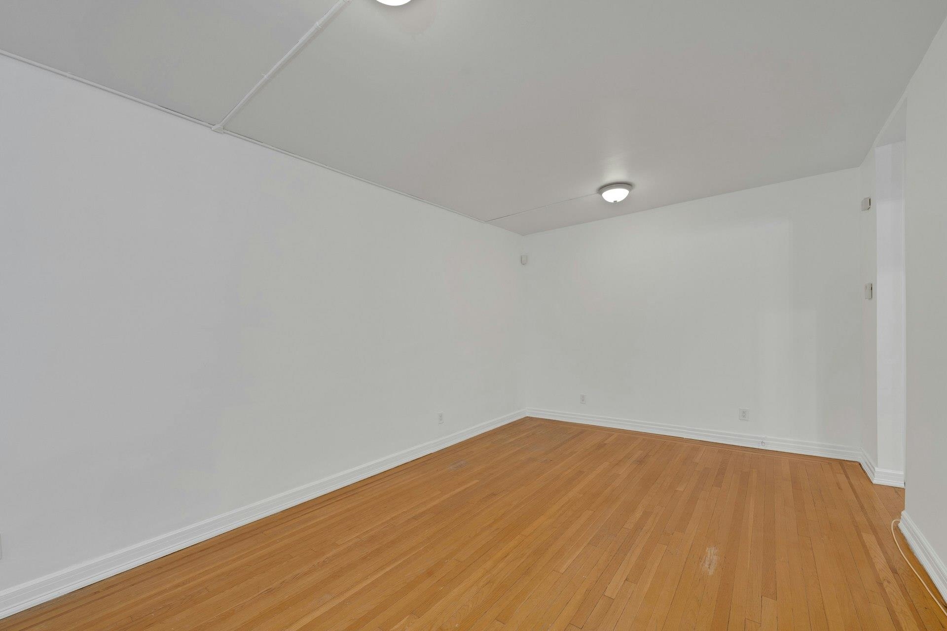 56 GLENWOOD AVE Unit: 3