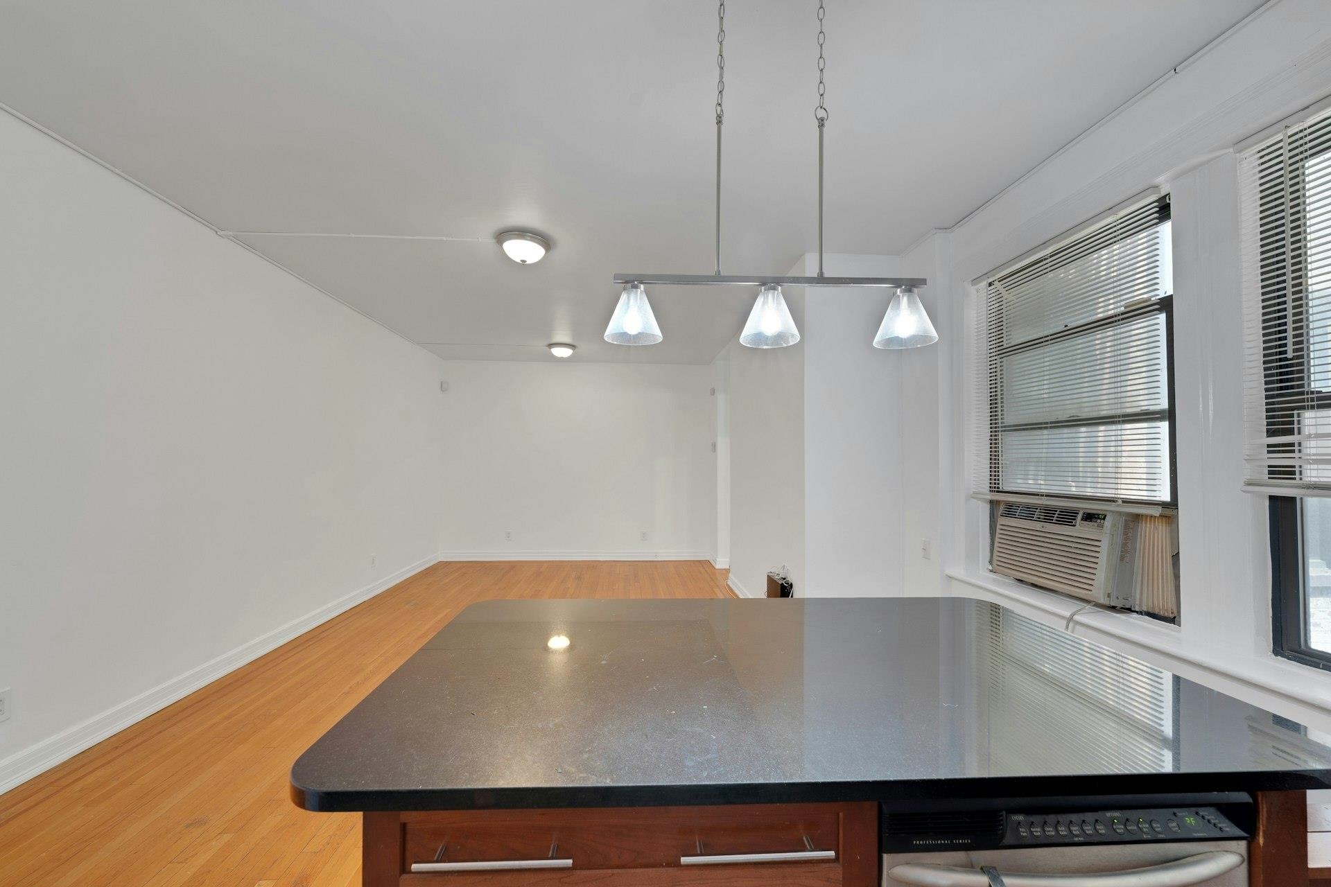 56 GLENWOOD AVE Unit: 3
