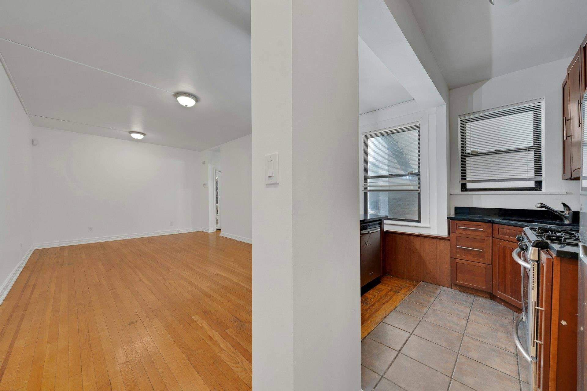 56 GLENWOOD AVE Unit: 3