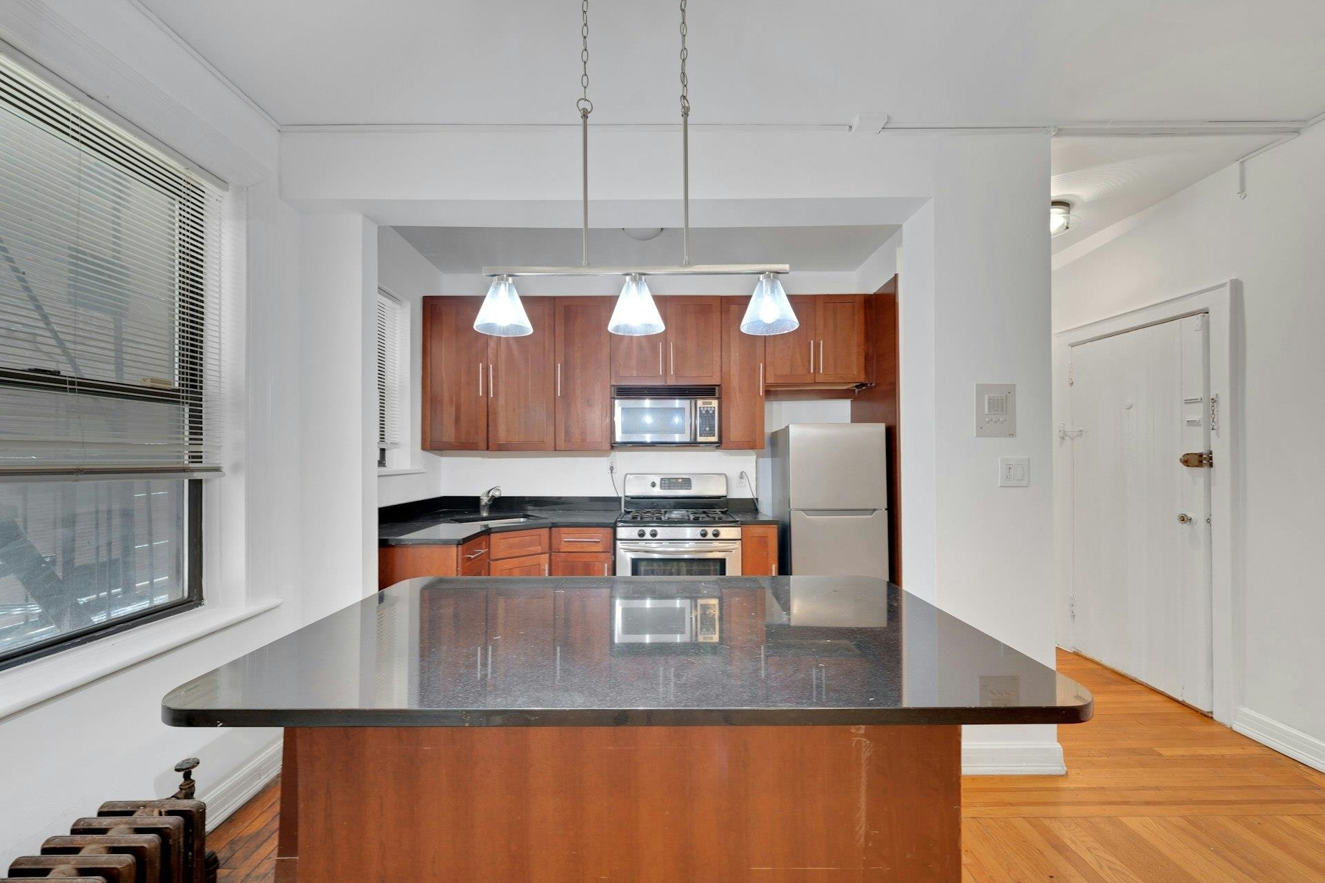 56 GLENWOOD AVE Unit: 3