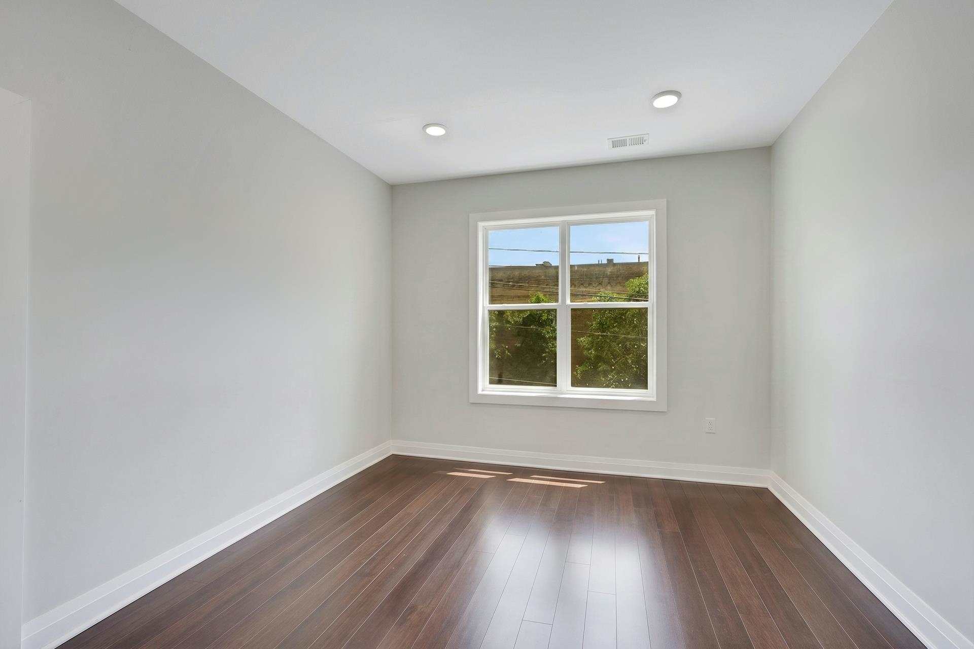 1901 SUMMIT AVE Unit: 205