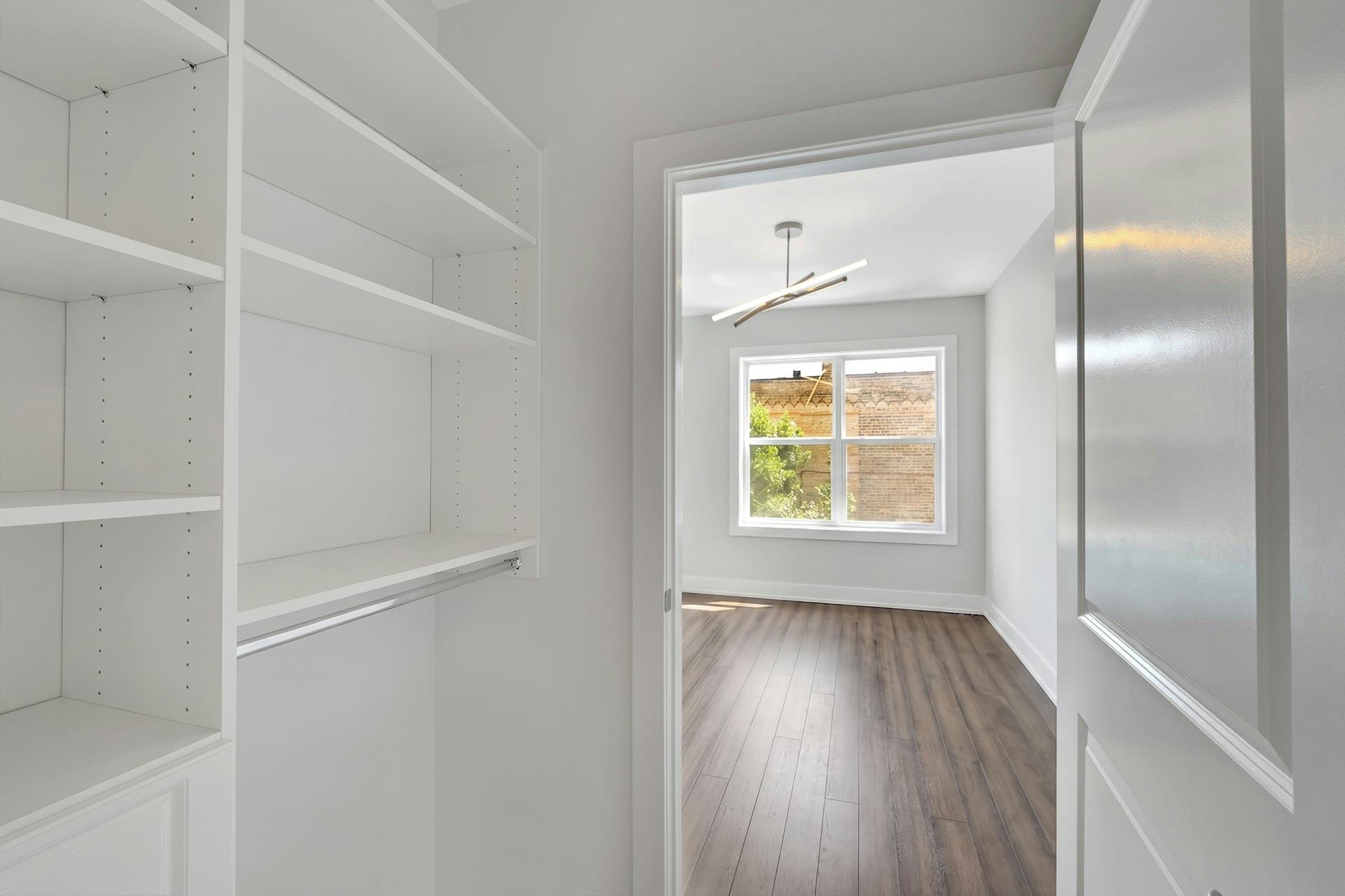 1901 SUMMIT AVE Unit: 205
