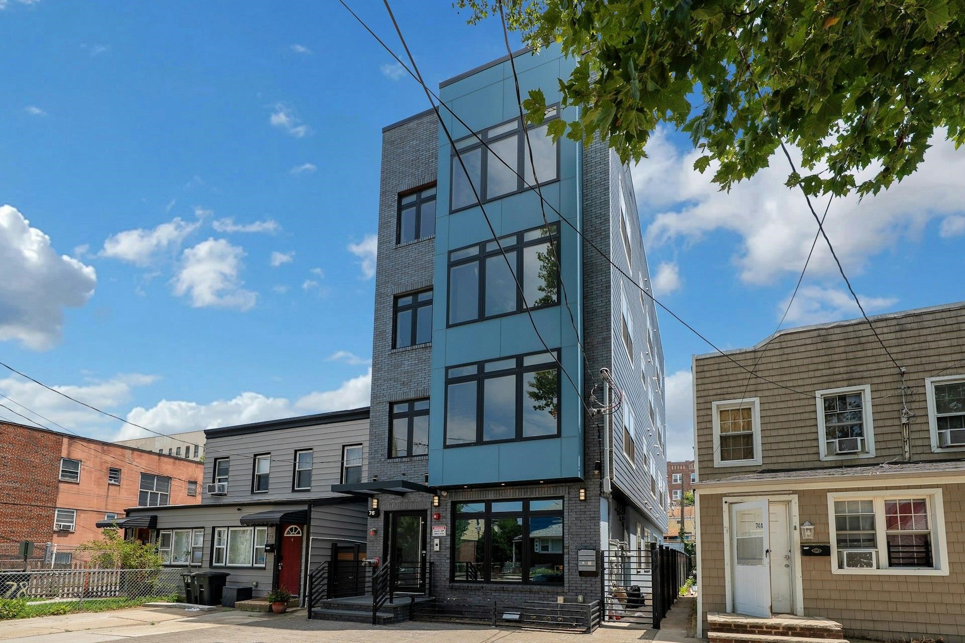76 CORBIN AVE