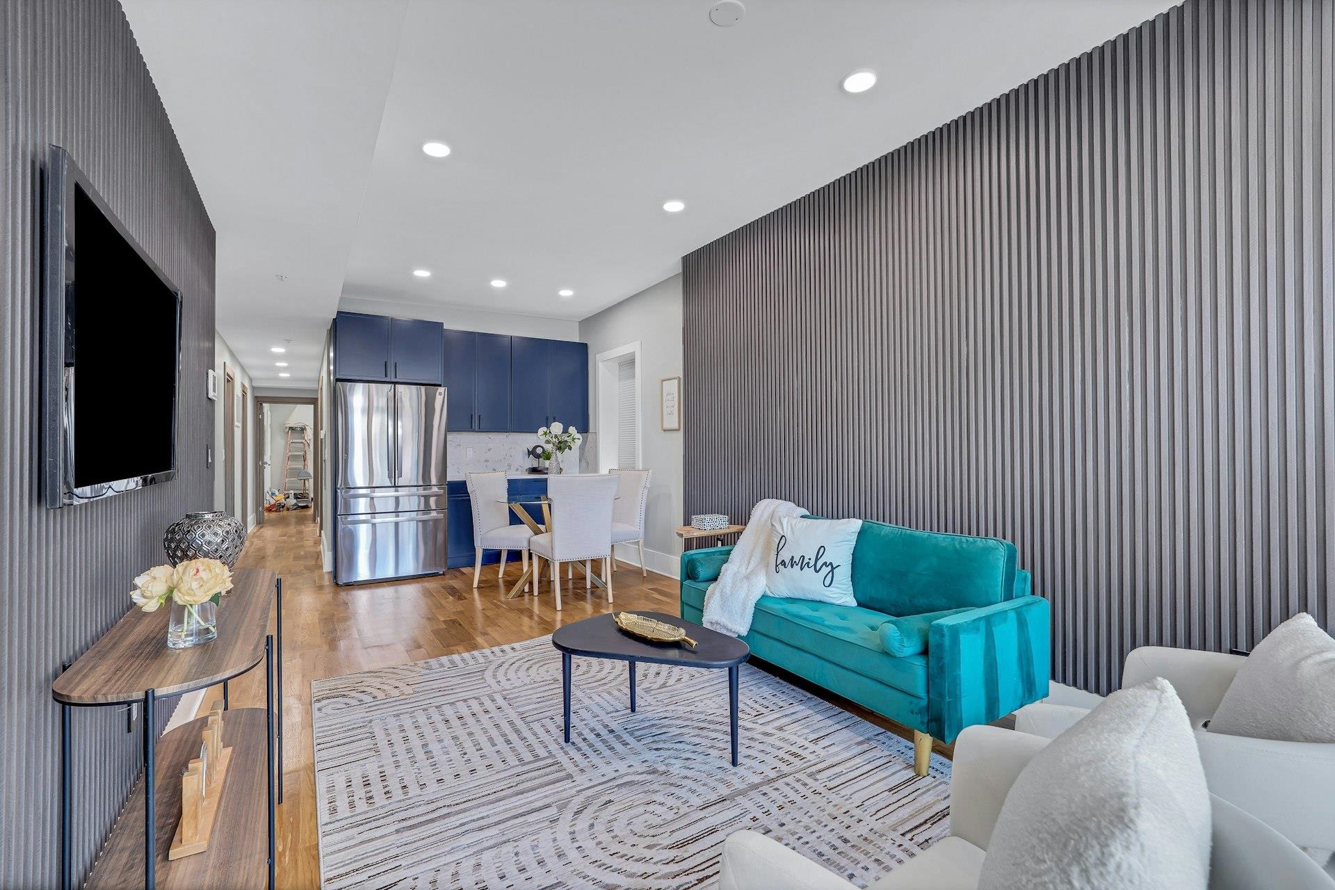 76 CORBIN AVE