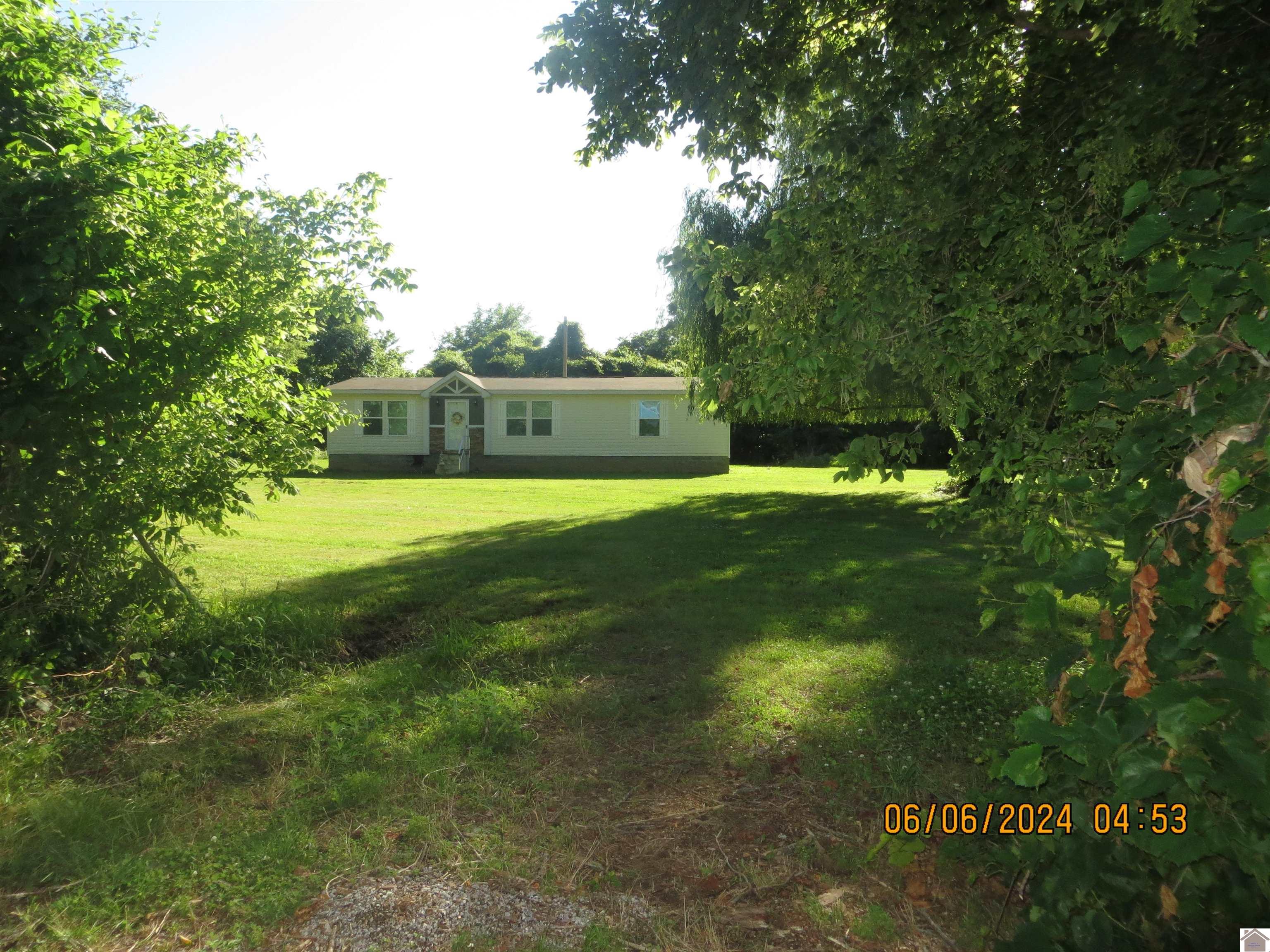 192 CR 1320 Unit: New Laketon Road