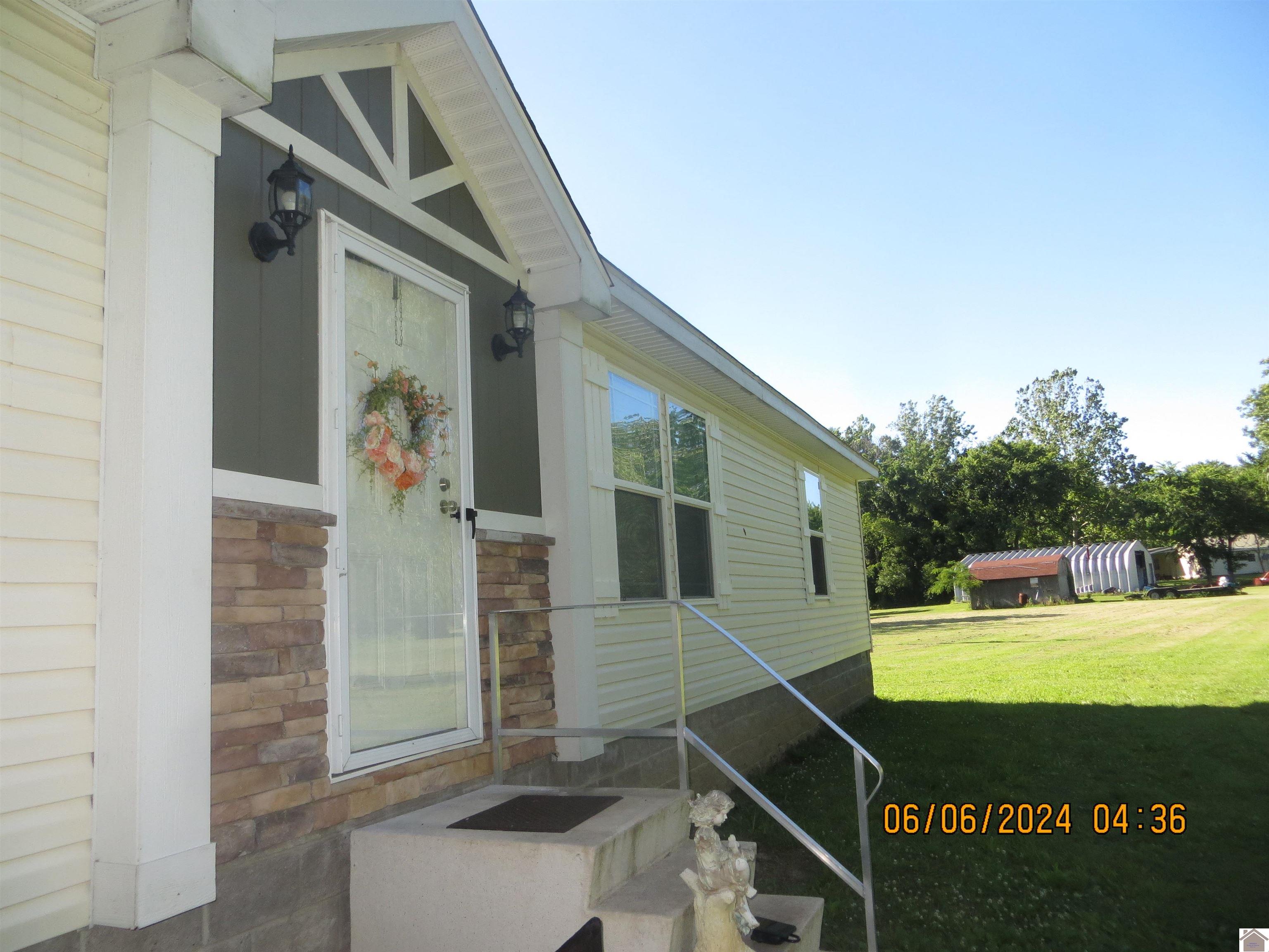 192 CR 1320 Unit: New Laketon Road