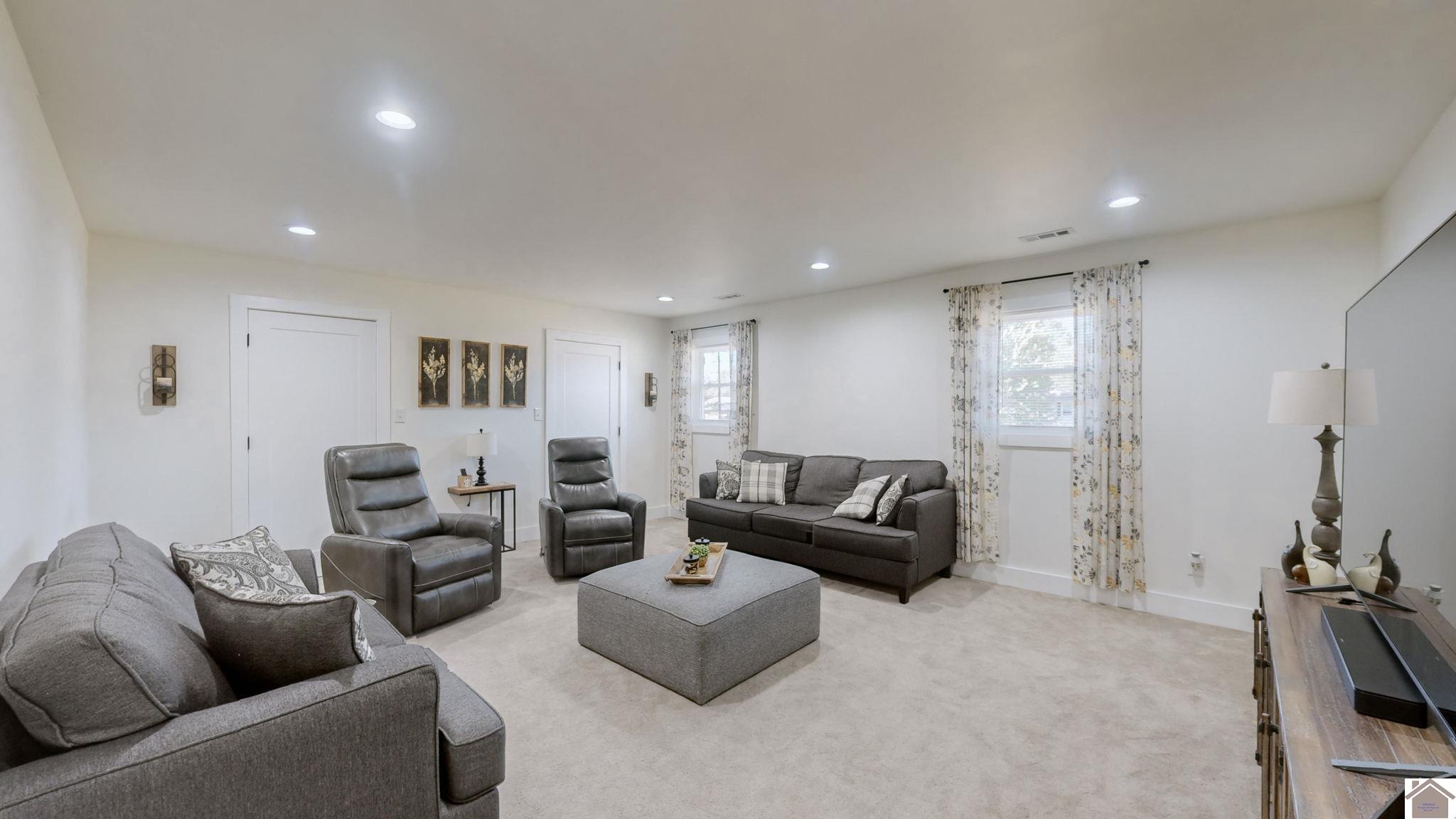 140 N County Line Rd