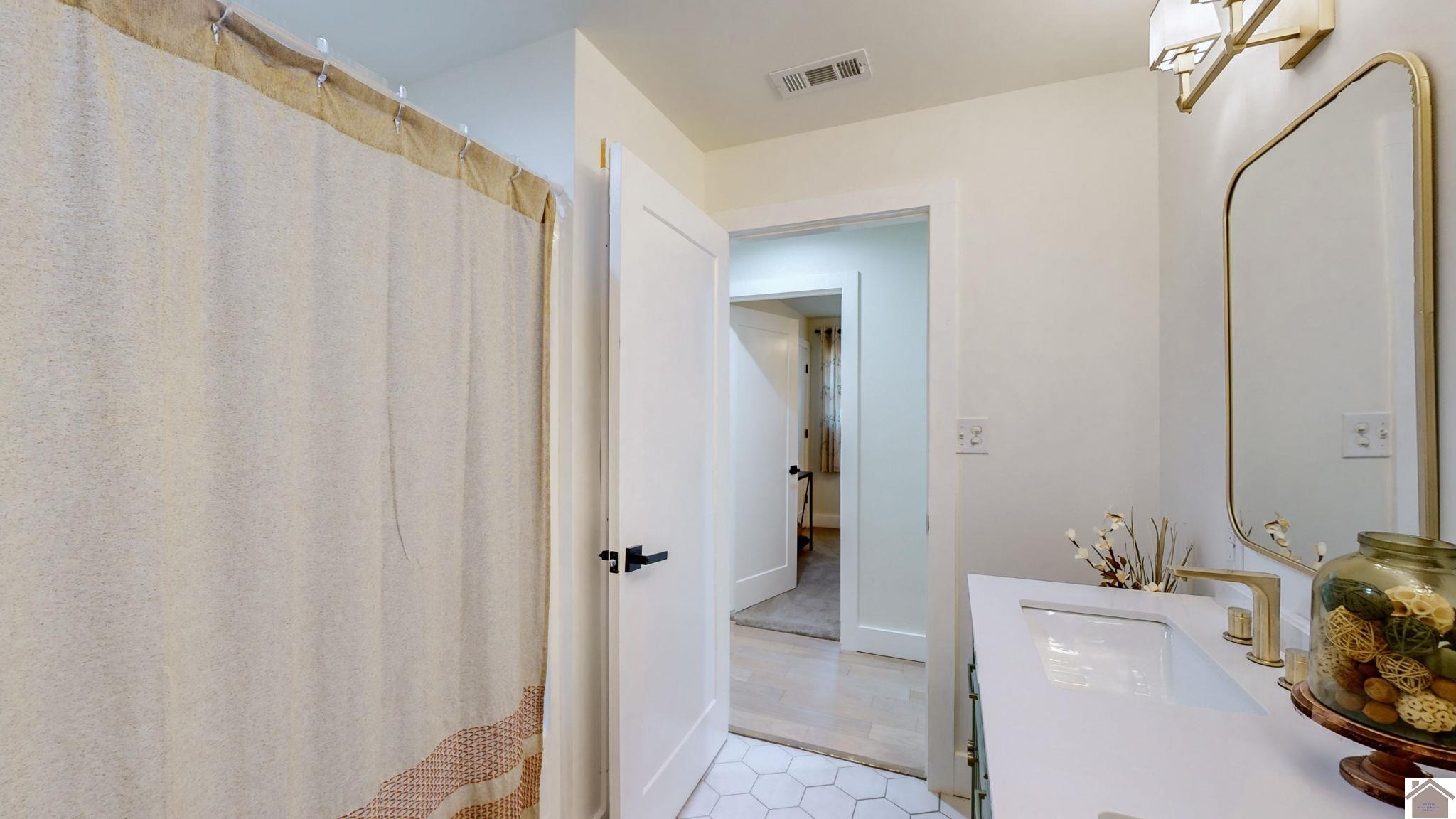 140 N County Line Rd