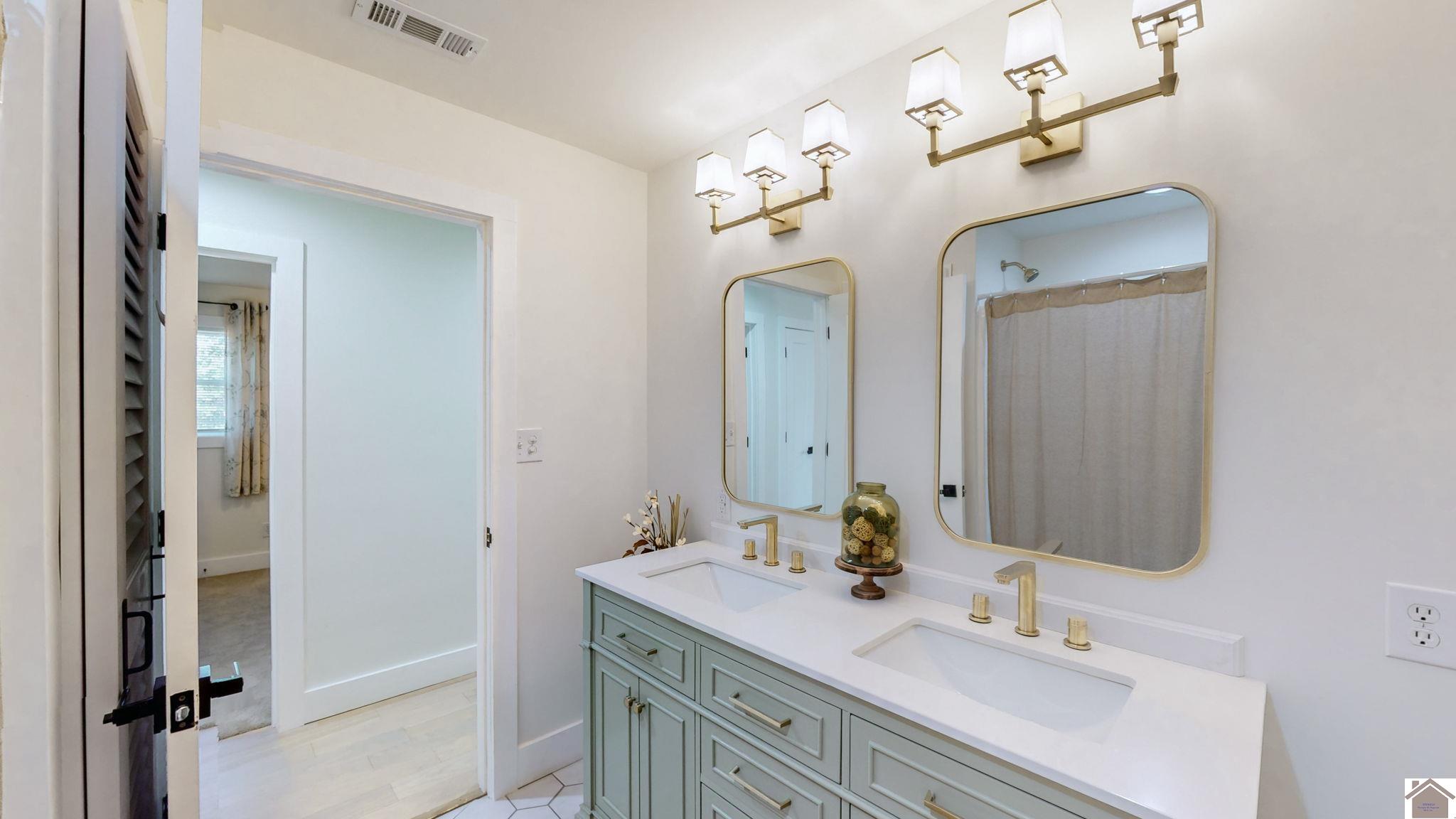 140 N County Line Rd