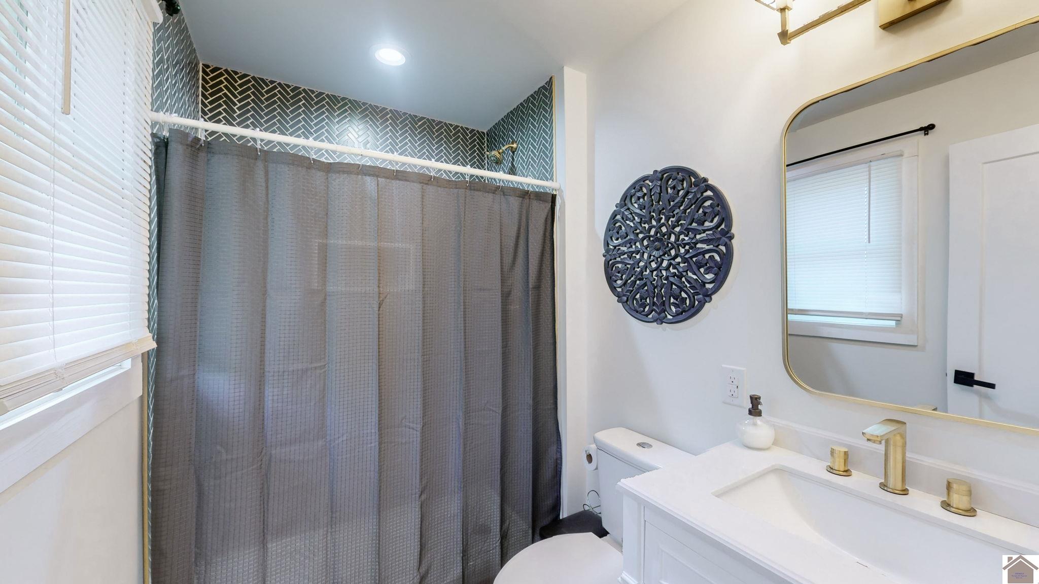 140 N County Line Rd