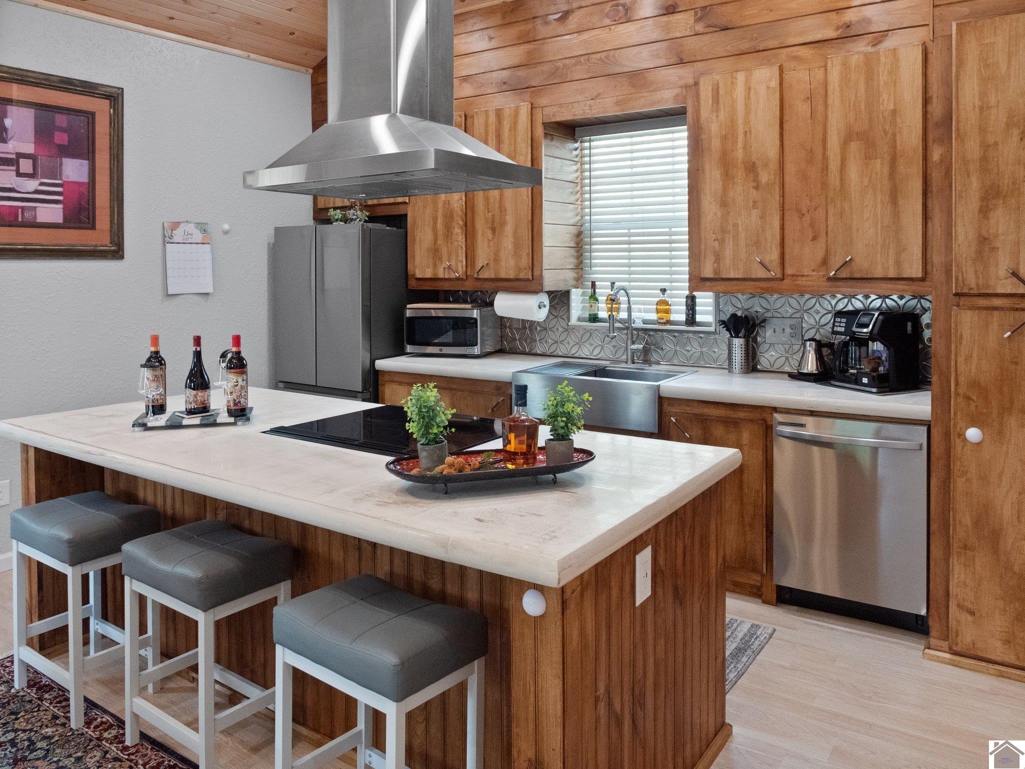 2700 Washington Street