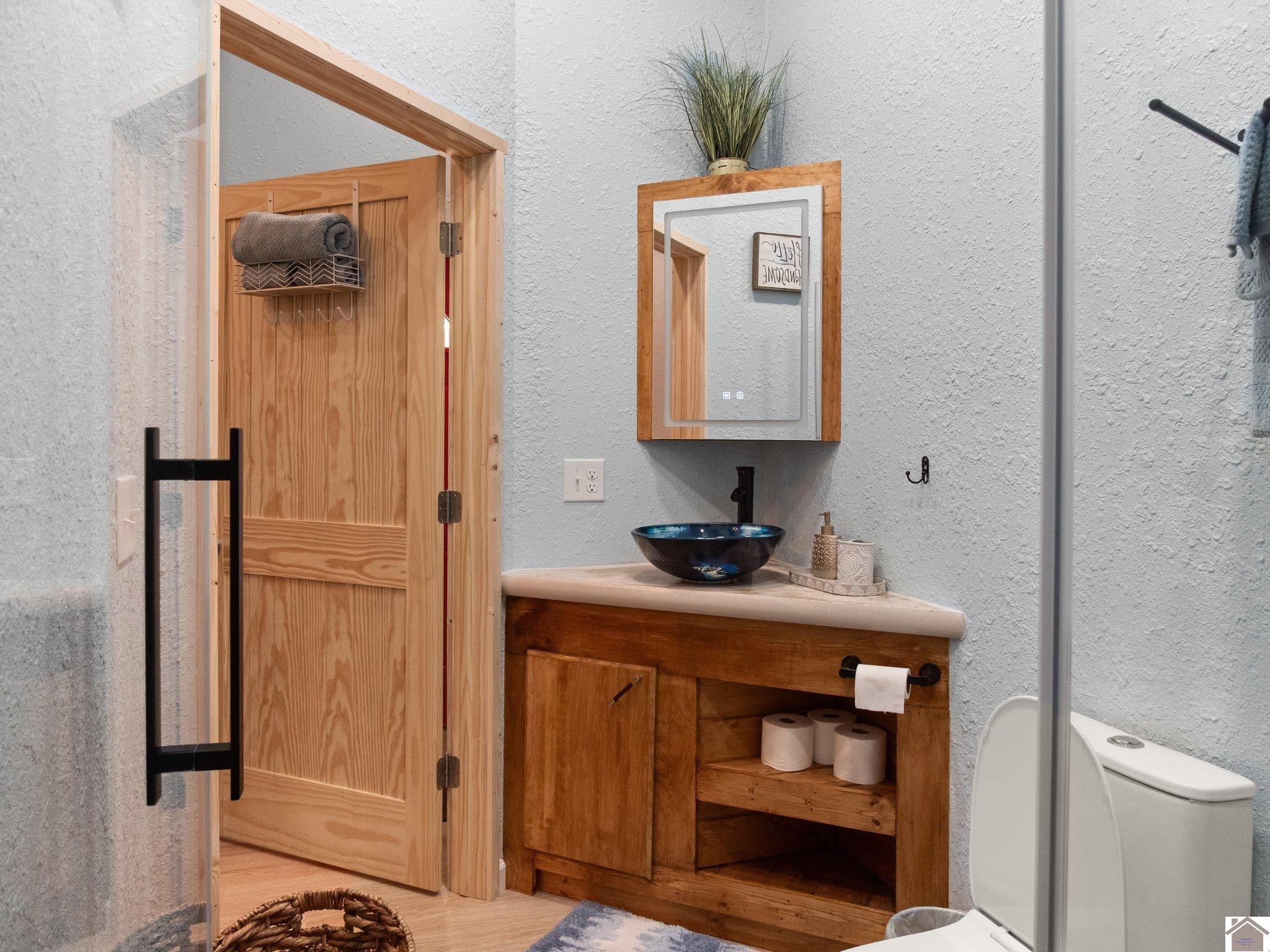 2700 Washington Street