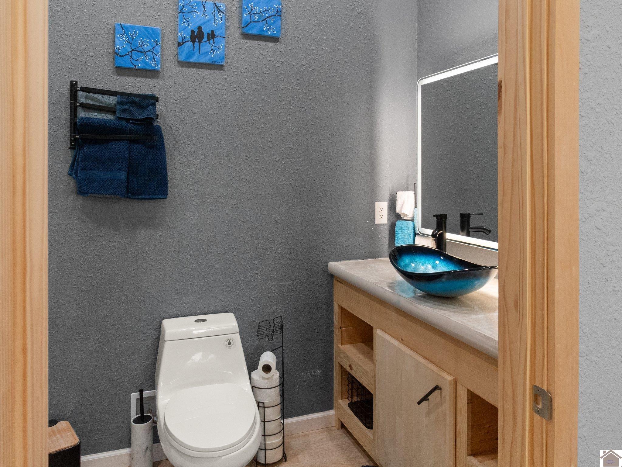 2700 Washington Street