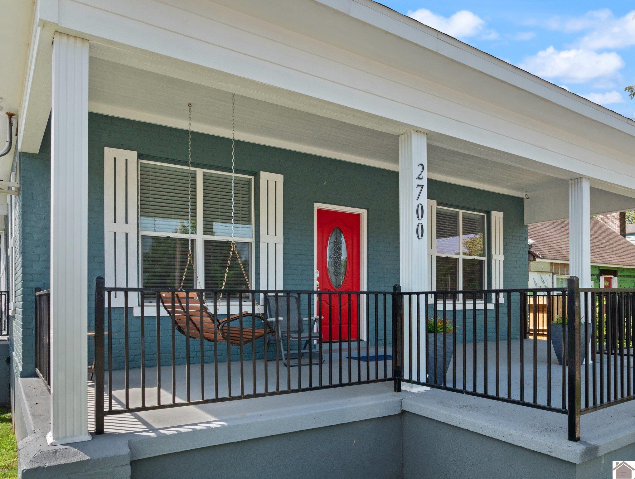 2700 Washington Street