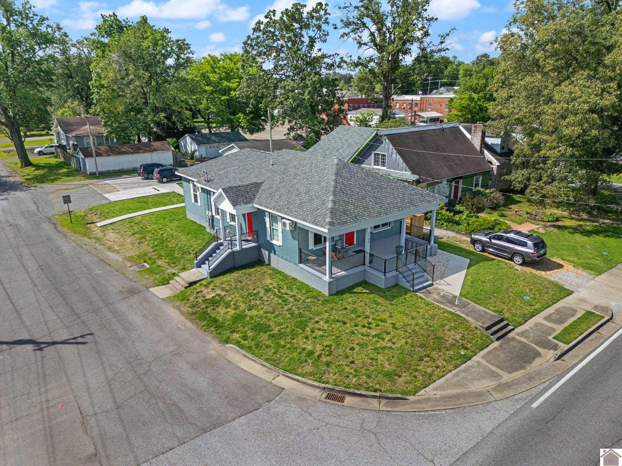 2700 Washington Street