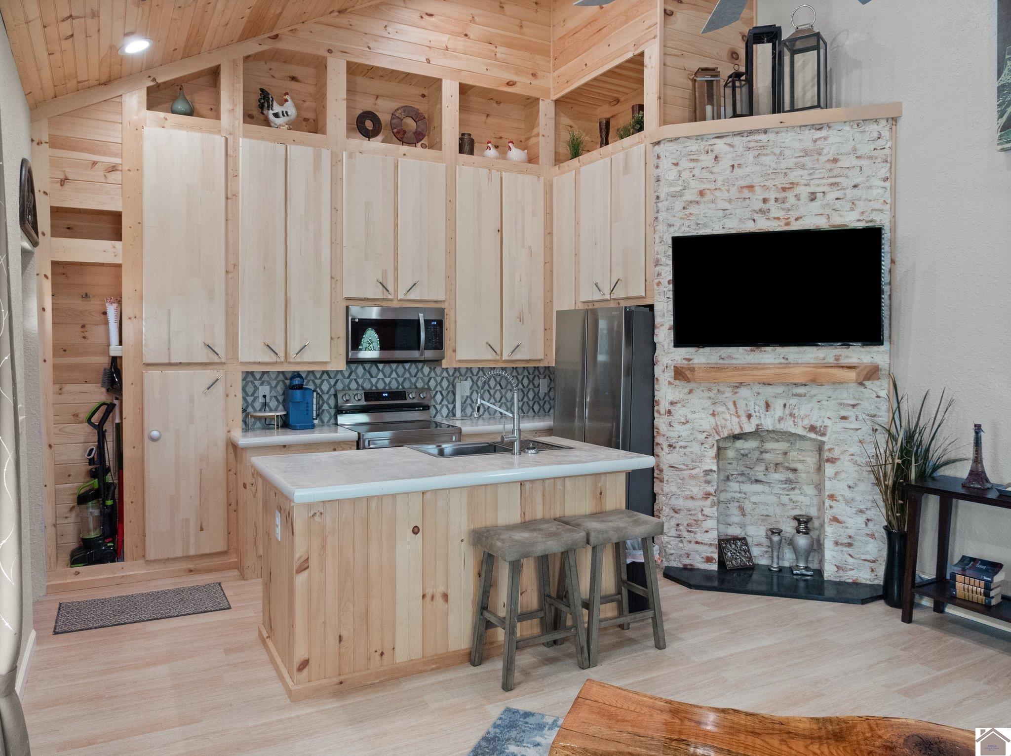 2700 Washington Street