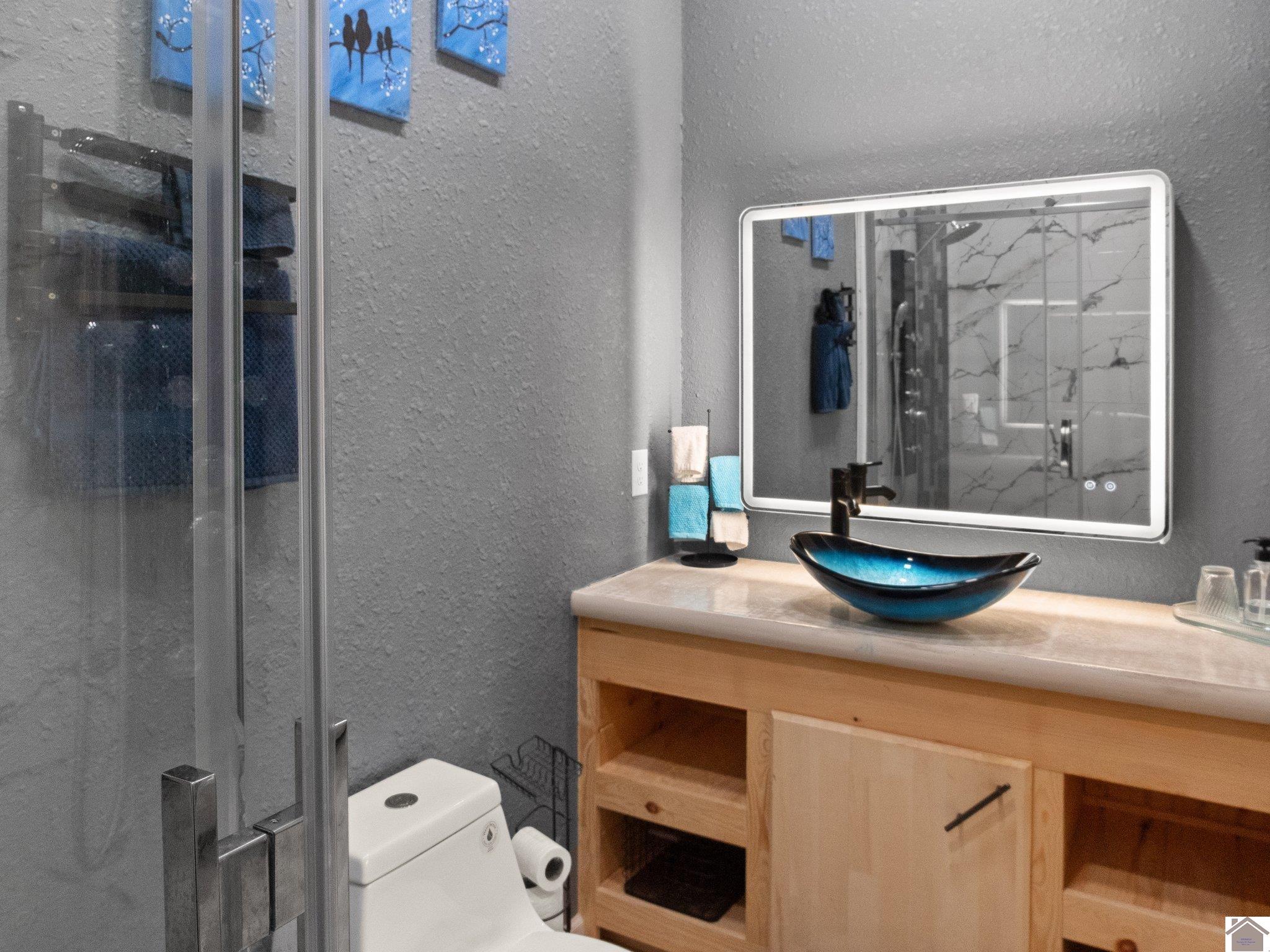 2700 Washington Street