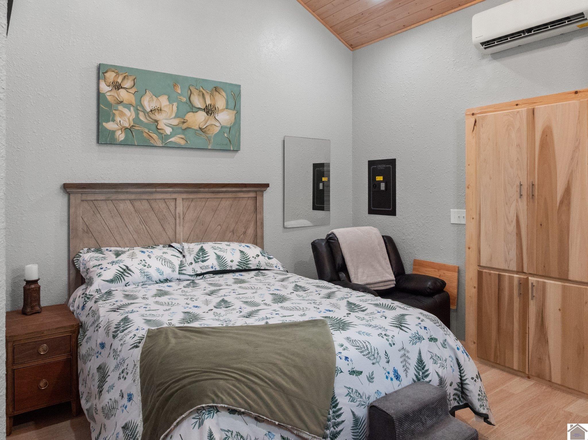 2700 Washington Street