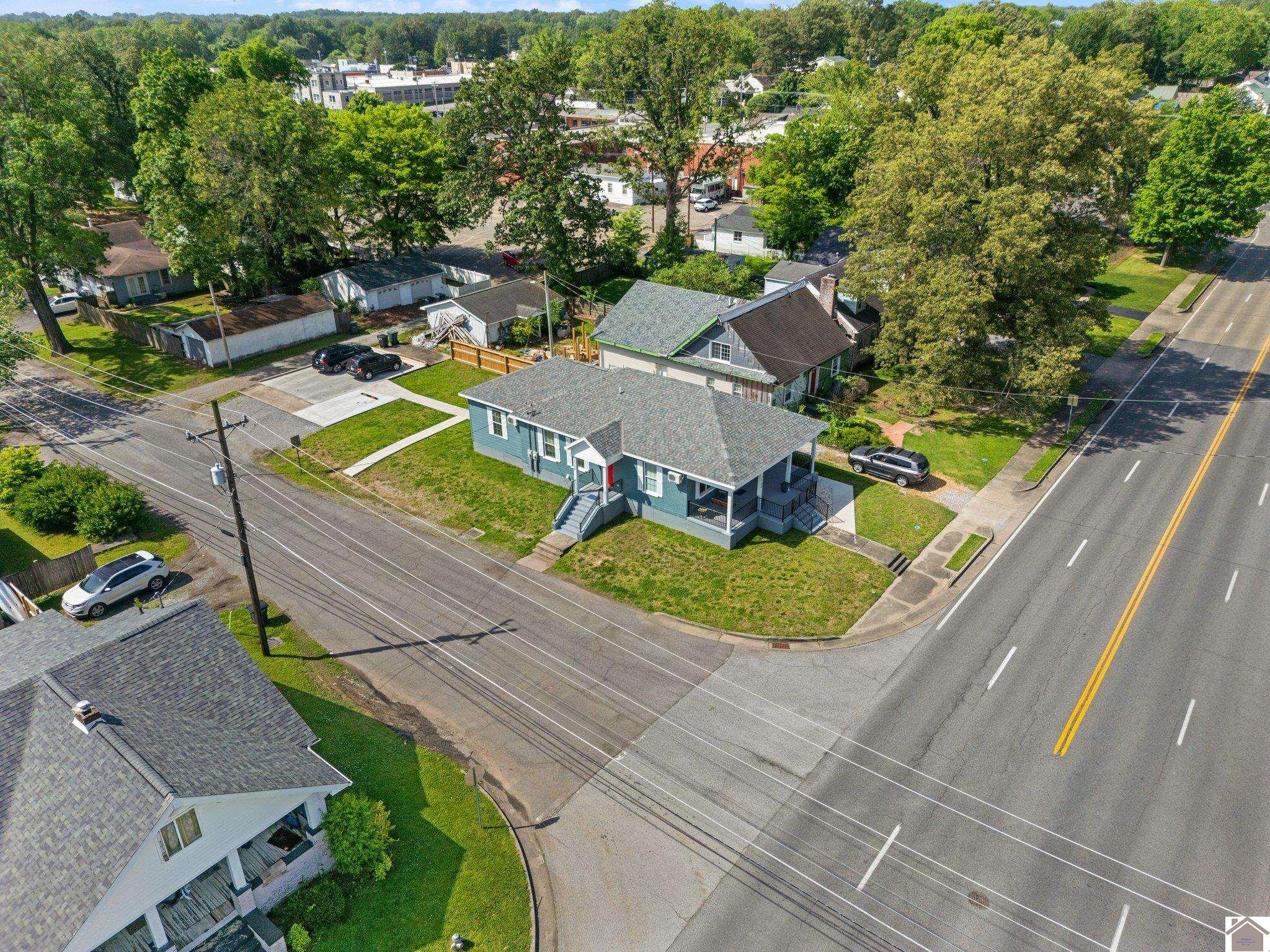 2700 Washington Street