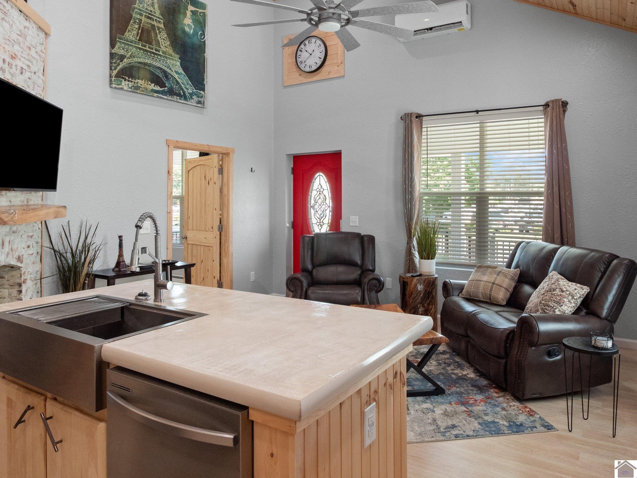 2700 Washington Street