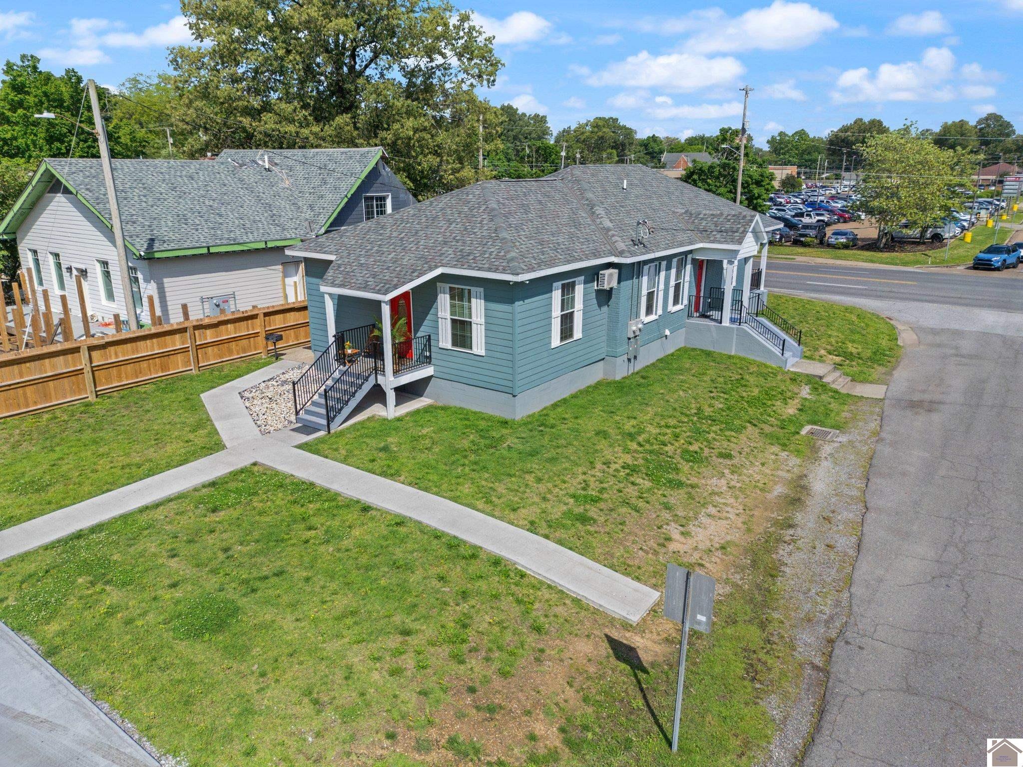 2700 Washington Street