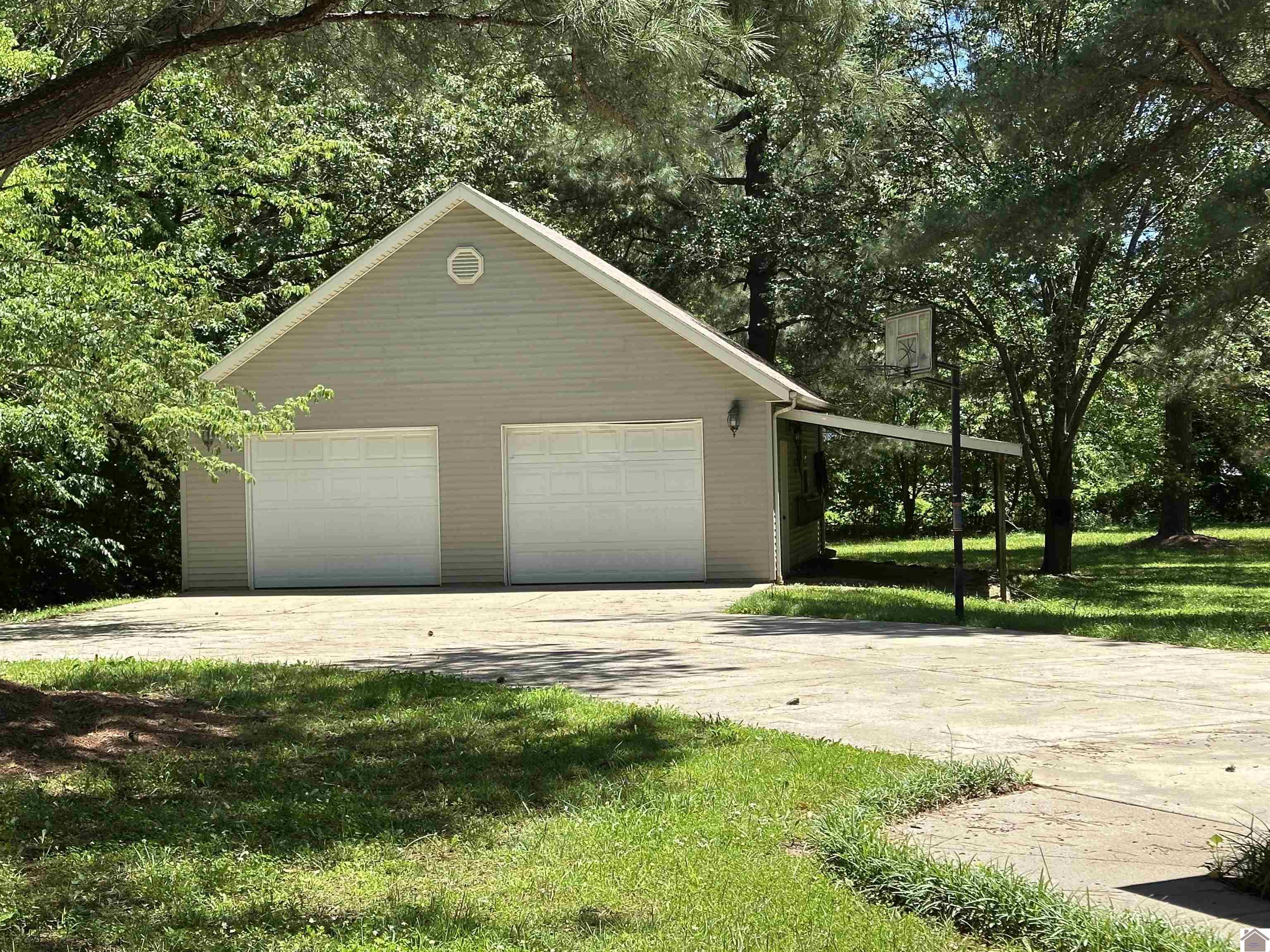 570 MASSAC CHURCH RD.